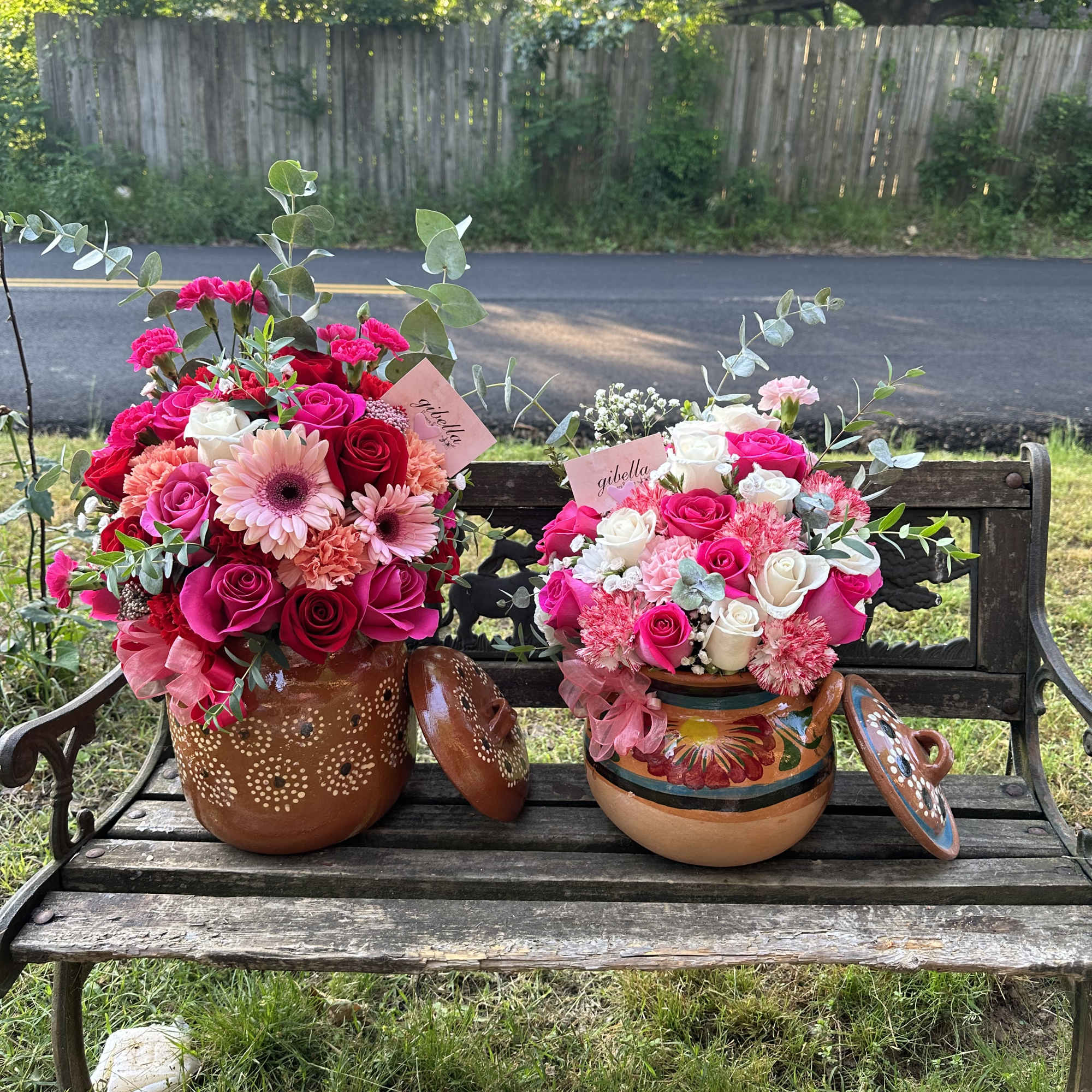 Mexican &ldquo;ollita&rdquo; full of flowers, they are freestyle all are different and