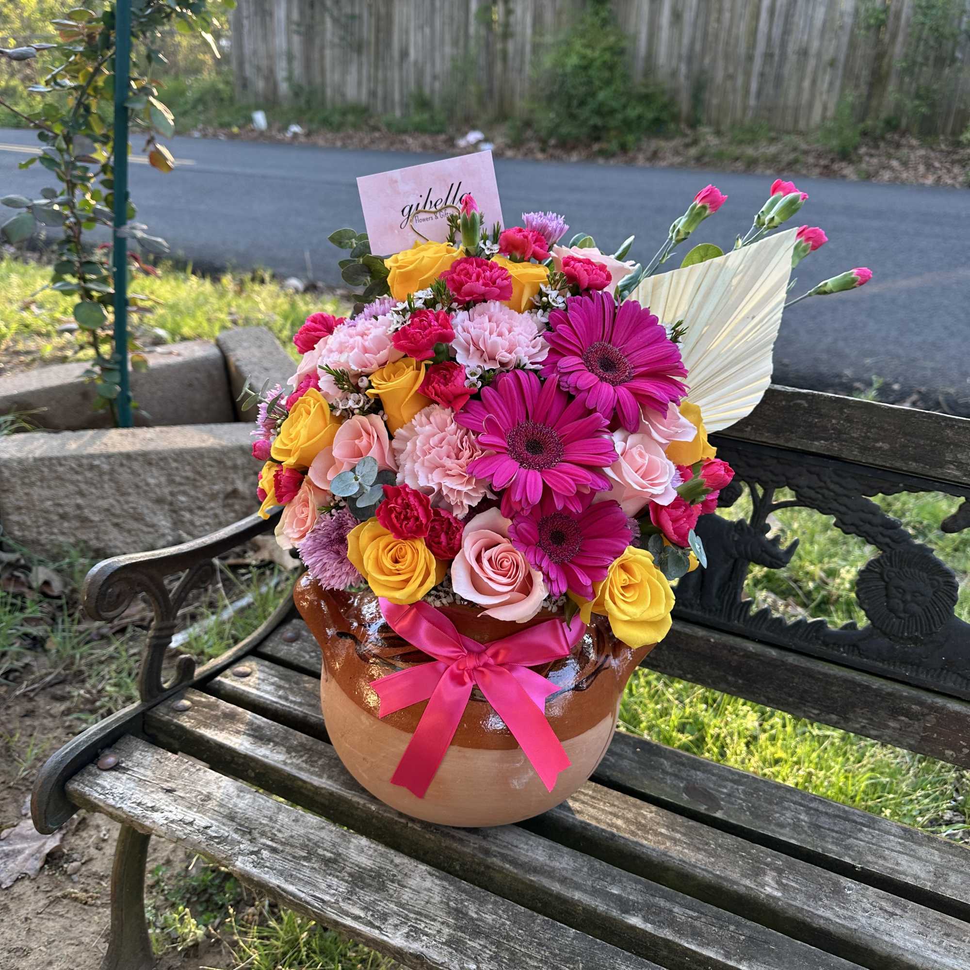 Mexican &ldquo;ollita&rdquo; full of flowers, they are freestyle all are different and