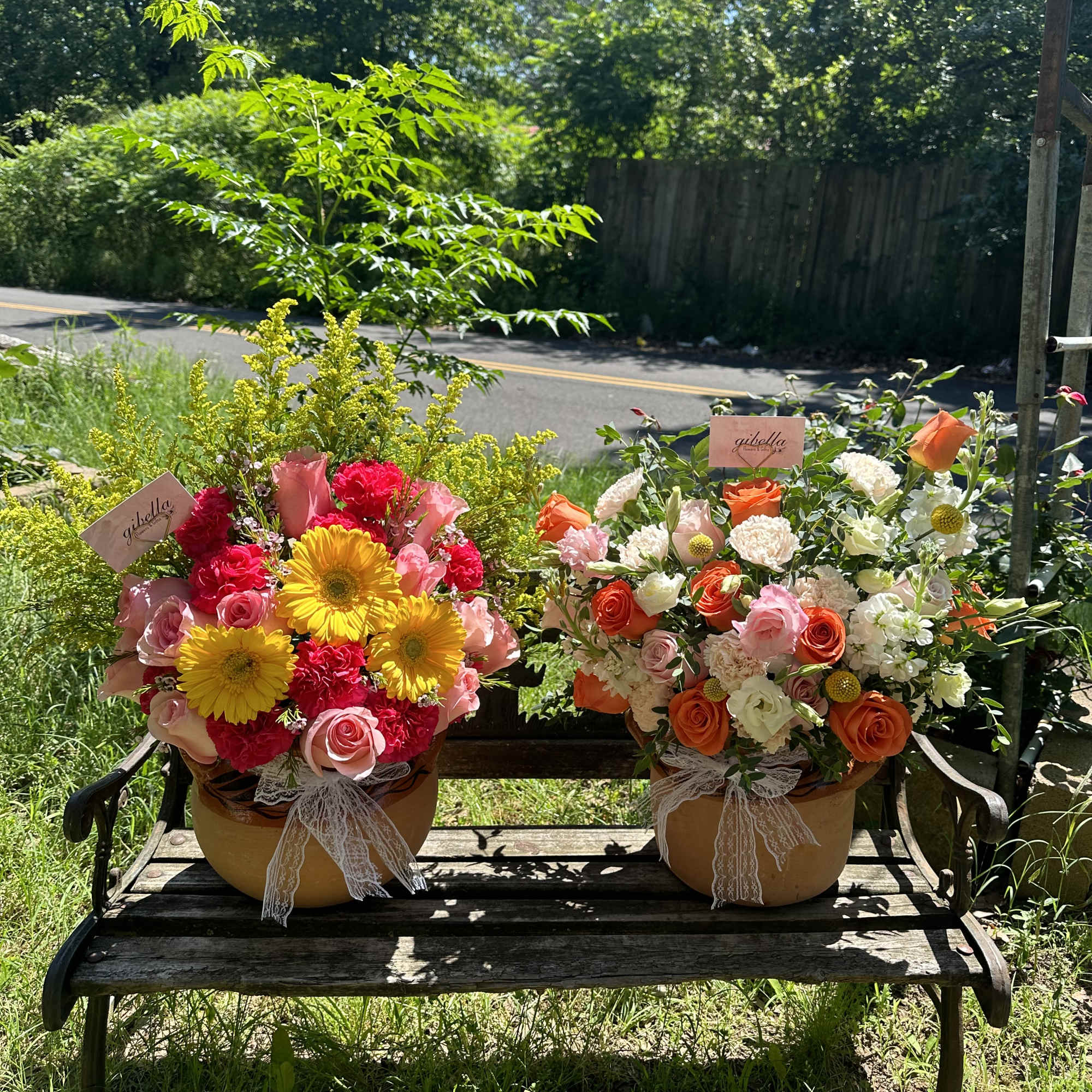 Mexican &ldquo;ollita&rdquo; full of flowers, they are freestyle all are different and