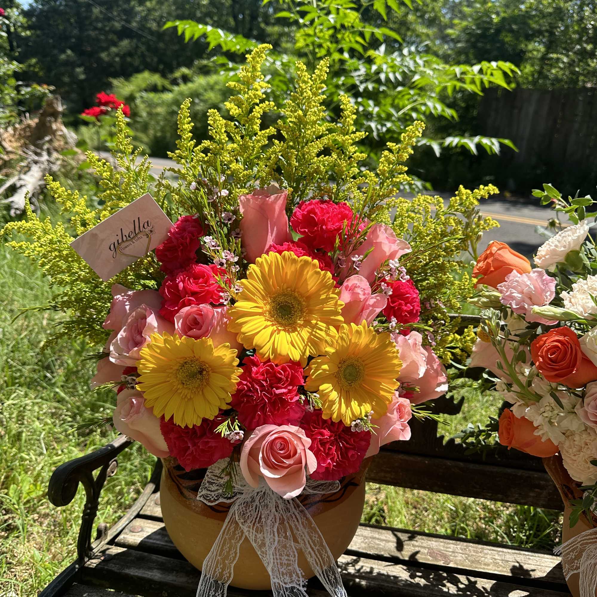 Mexican &ldquo;ollita&rdquo; full of flowers, they are freestyle all are different and