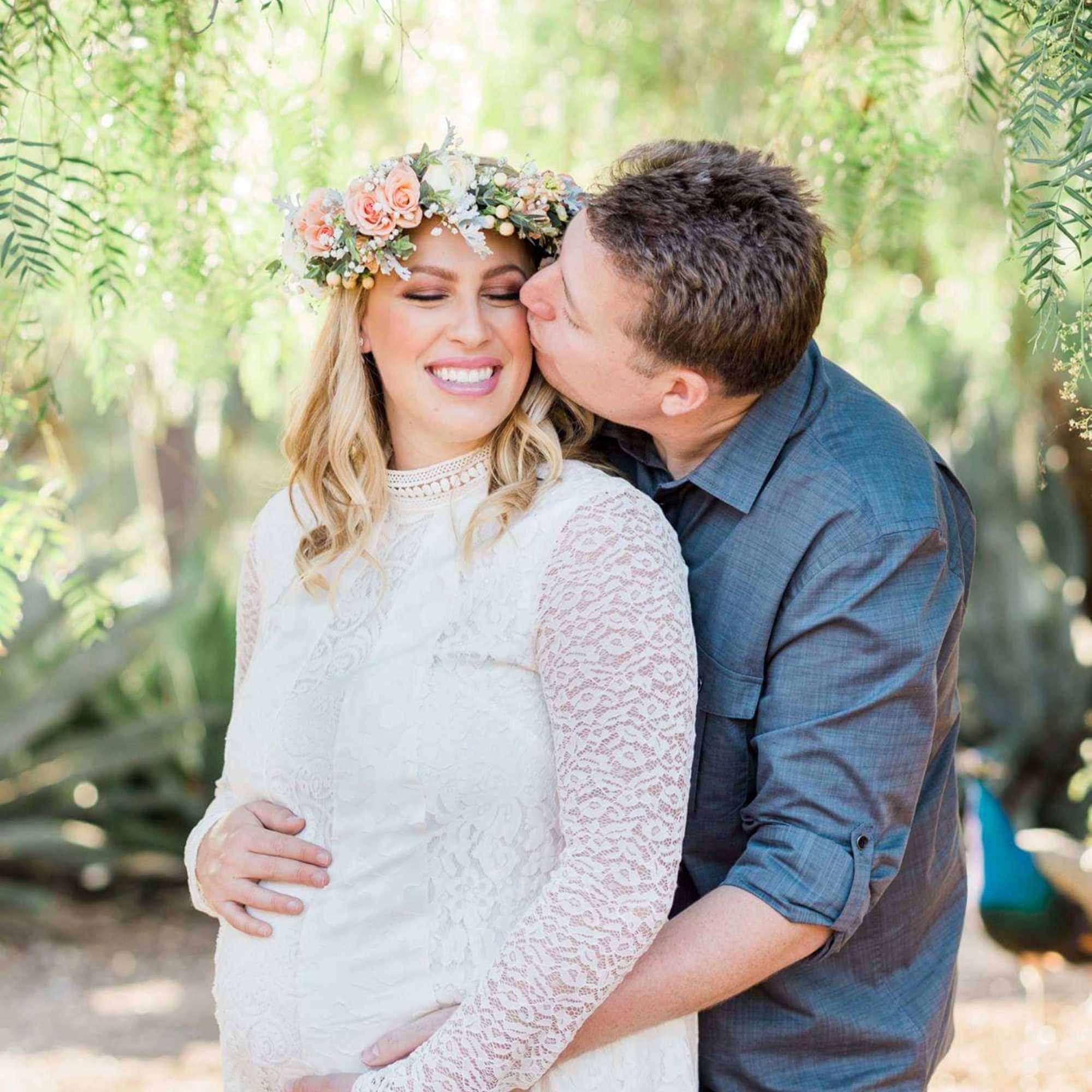 Traditional flower crown for any occasion.  Spray roses available in a