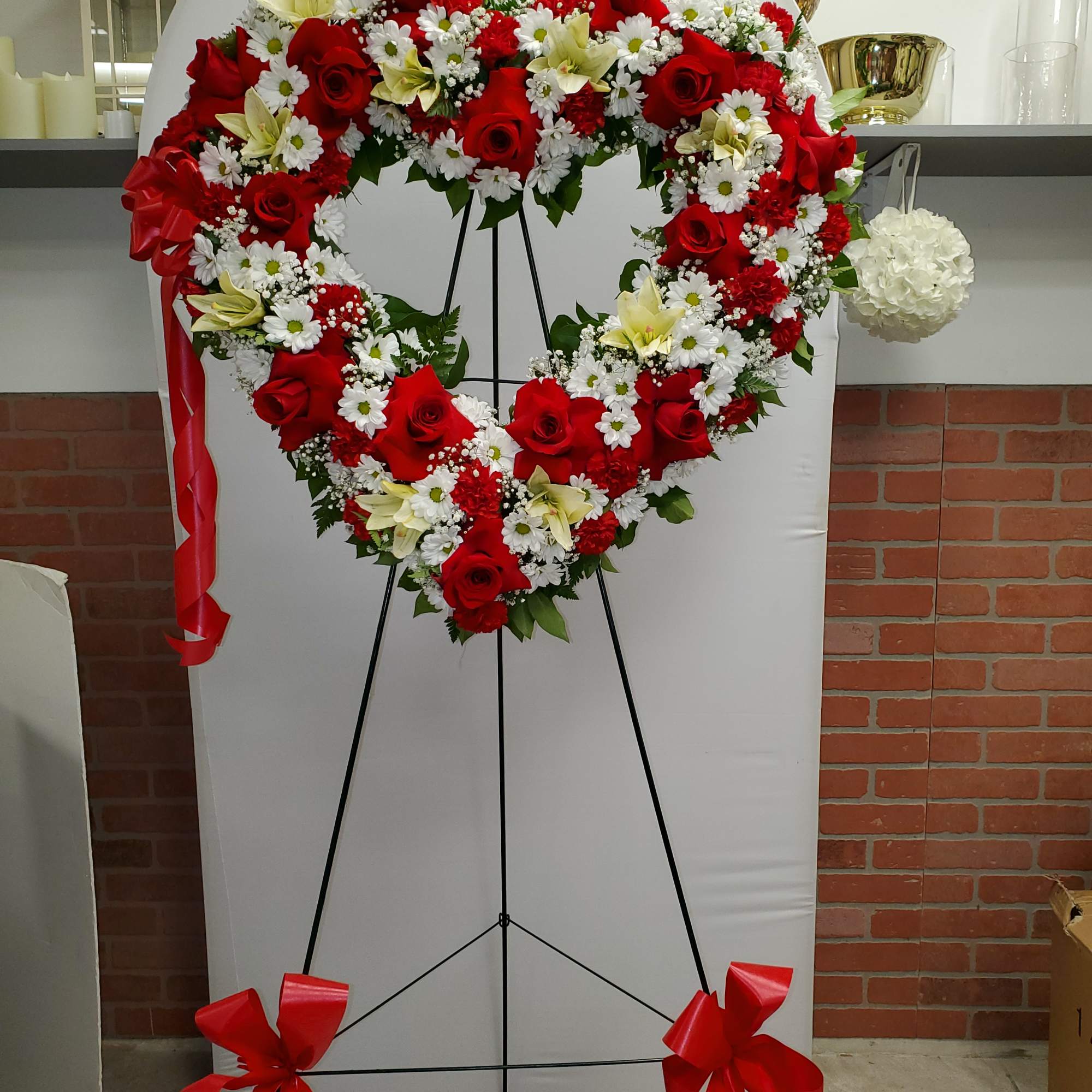 Red and white standing Open heart Red and white standing Open heart
