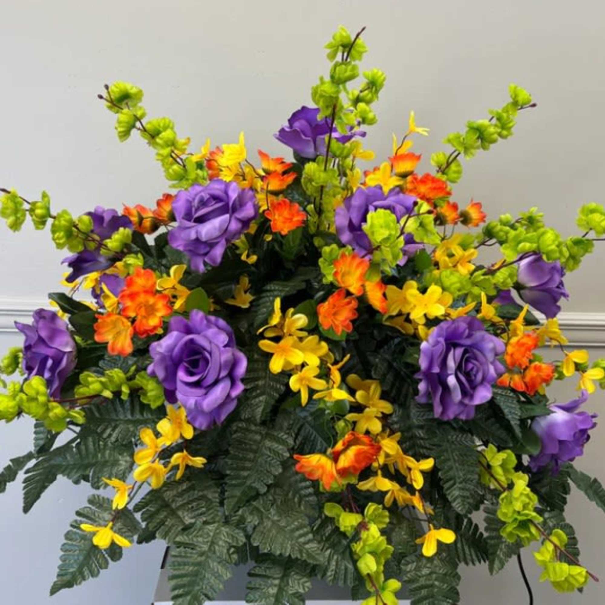 This is a silk floral product, NOT fresh.

The color choice is yours.