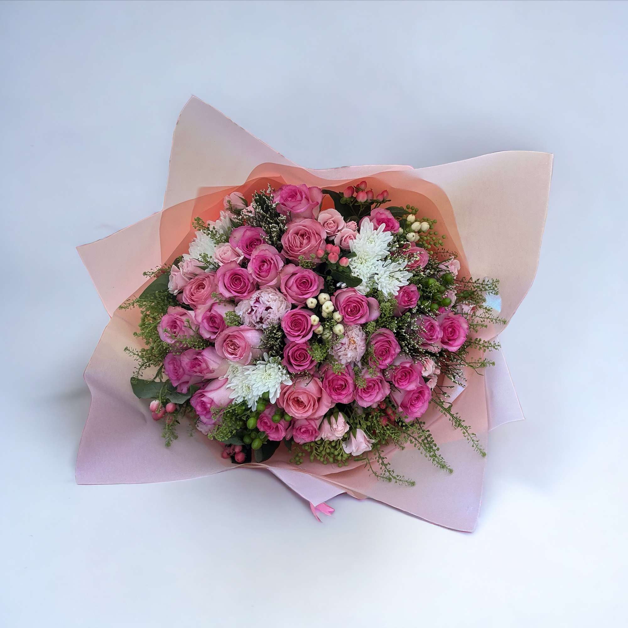 A combination of 30 pink roses and greens for someone special.
Deluxe is A combination of 30 pink roses and greens for someone special.
Deluxe is