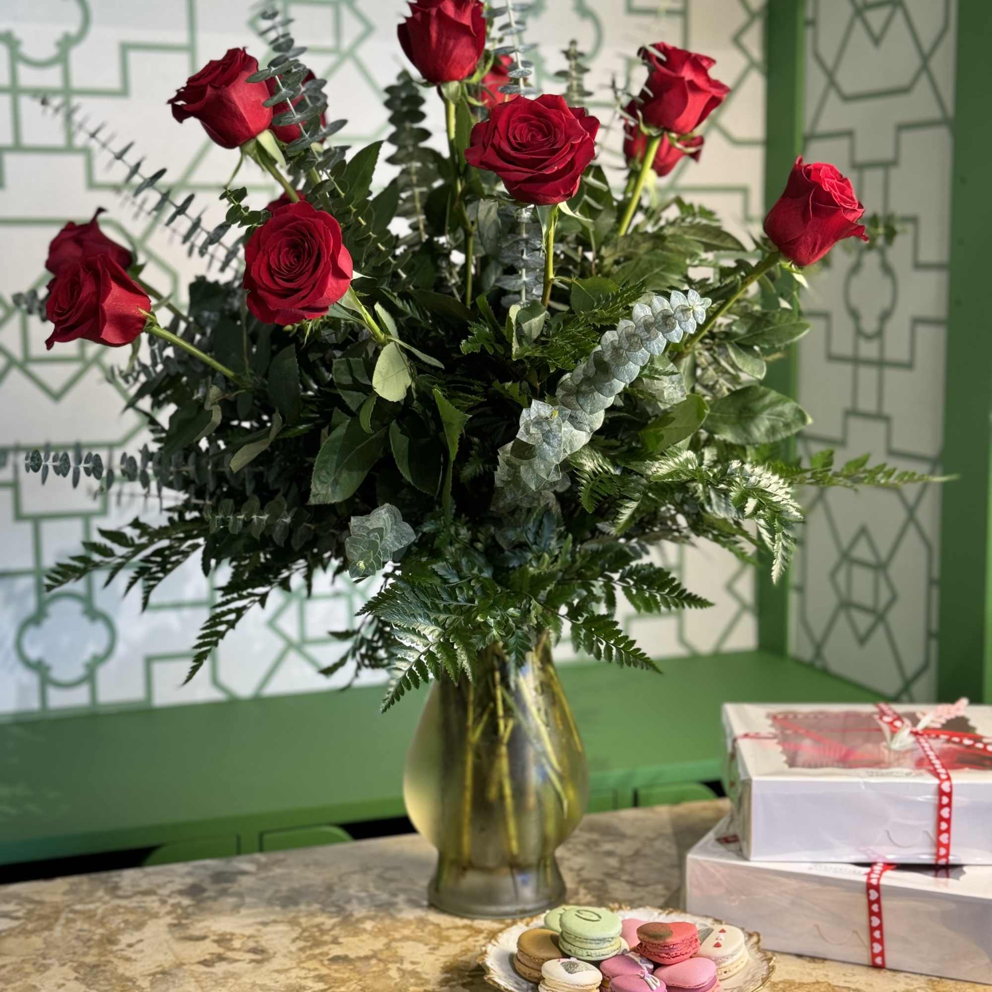 A timeless expression of love and admiration, this arrangement features one dozen