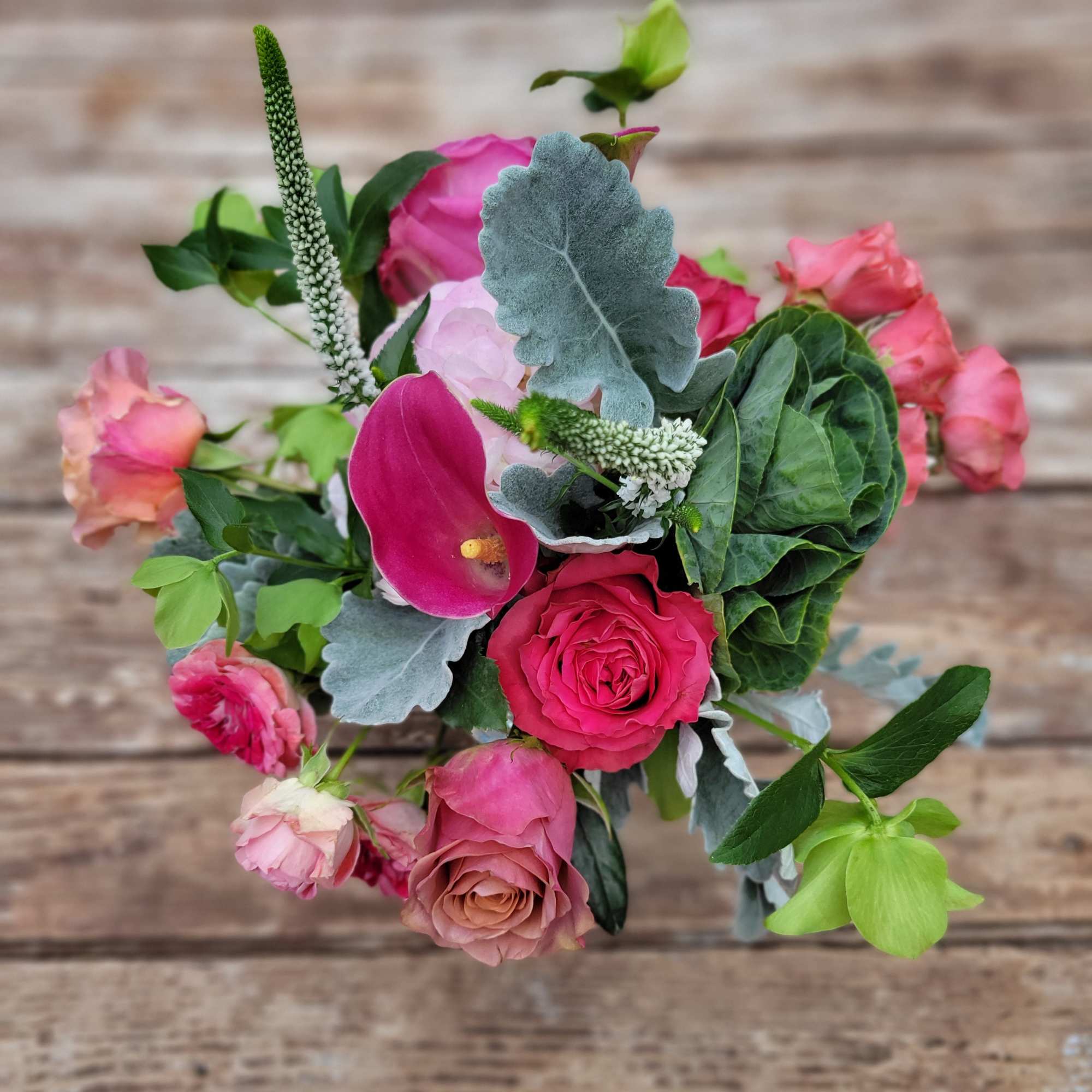 Soft expression in pinks, light greens and blushes.
Premium mixture of imported product