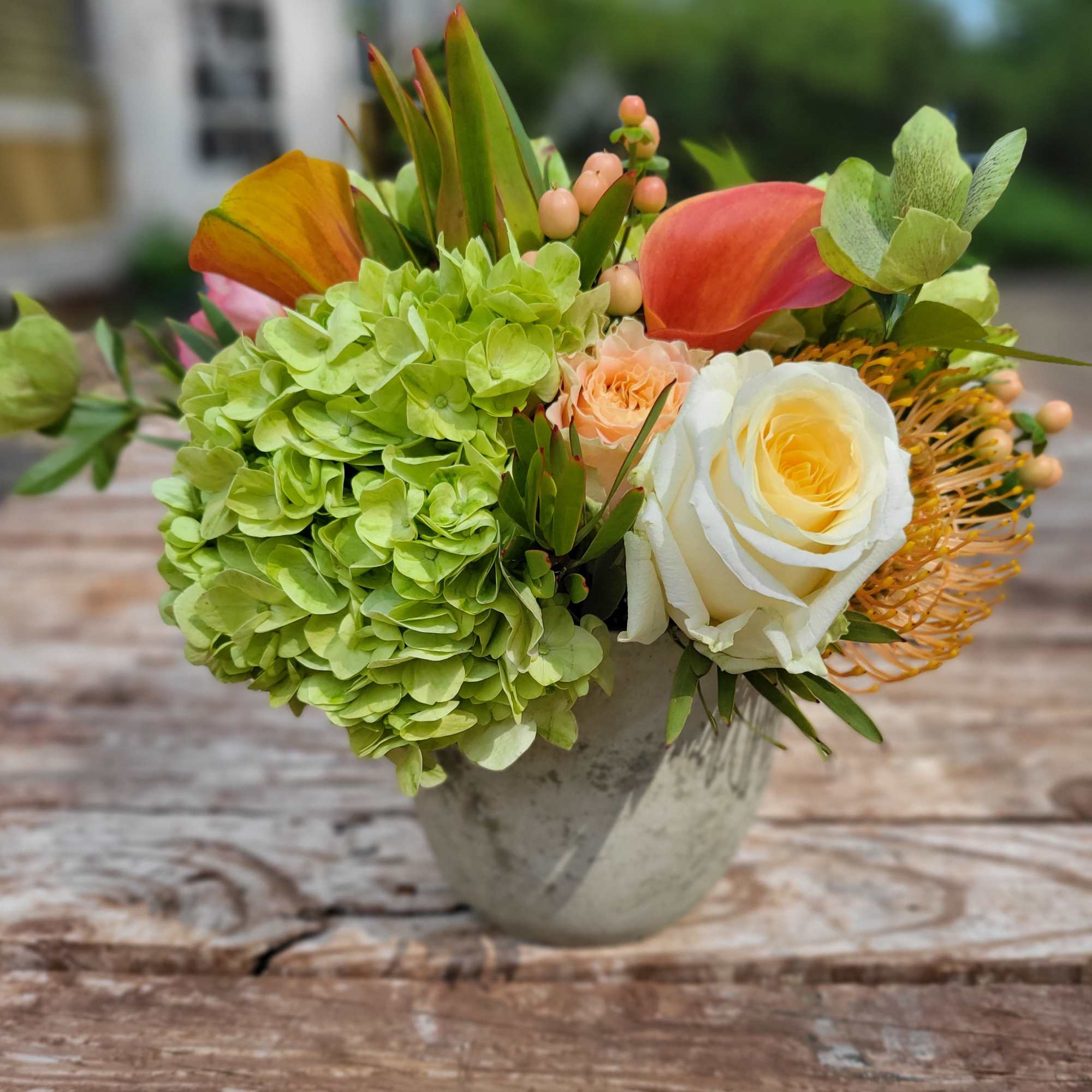 Soft expression in shades of orange, light greens, yellow and soft brown.
Premium