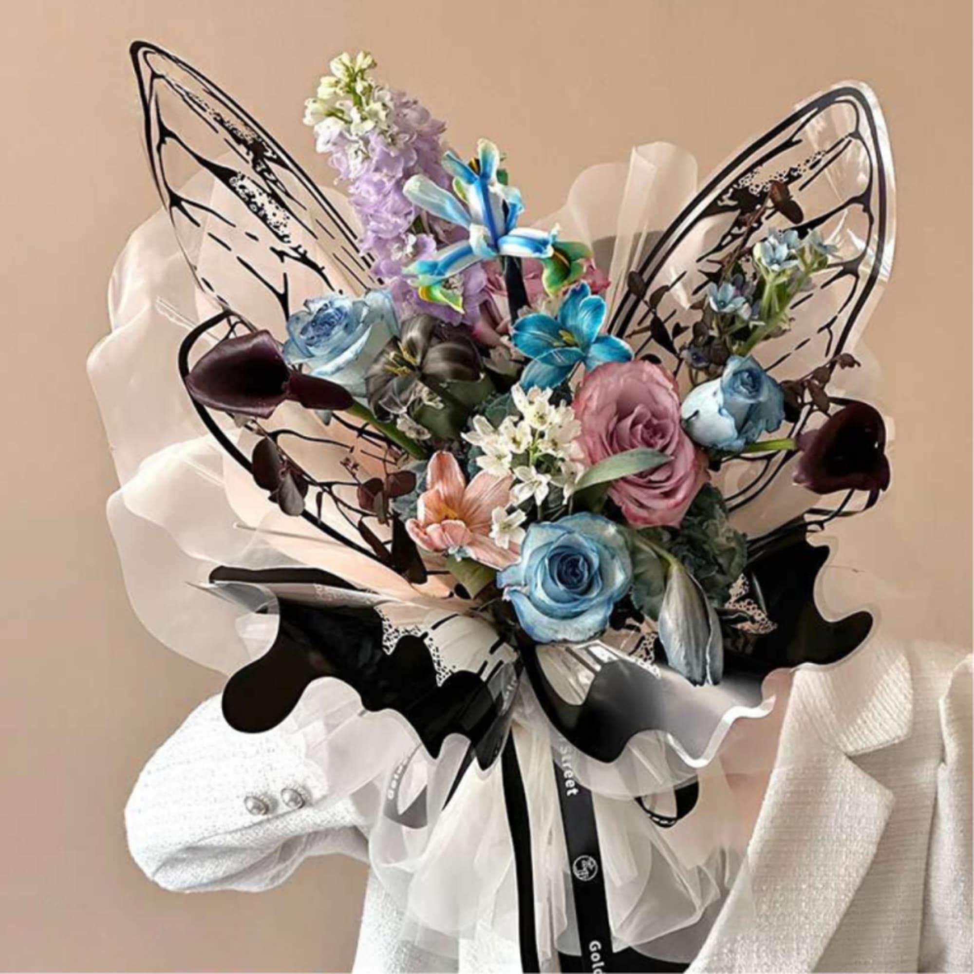 Celebrate with drama, style, and floral power!!

Honor their achievement with a show-stopping