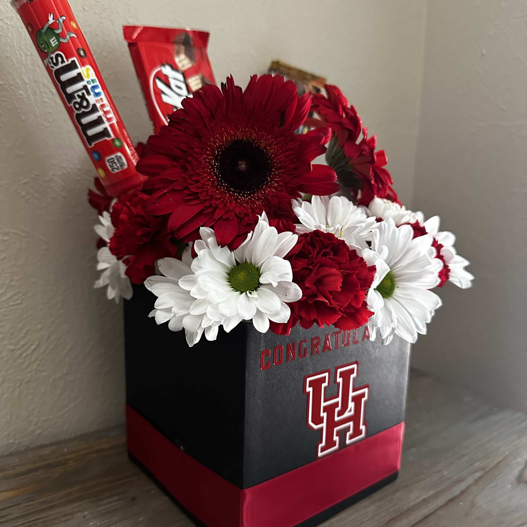 Celebrate Your Grad with a Custom Congrats Box!
Make their graduation unforgettable with