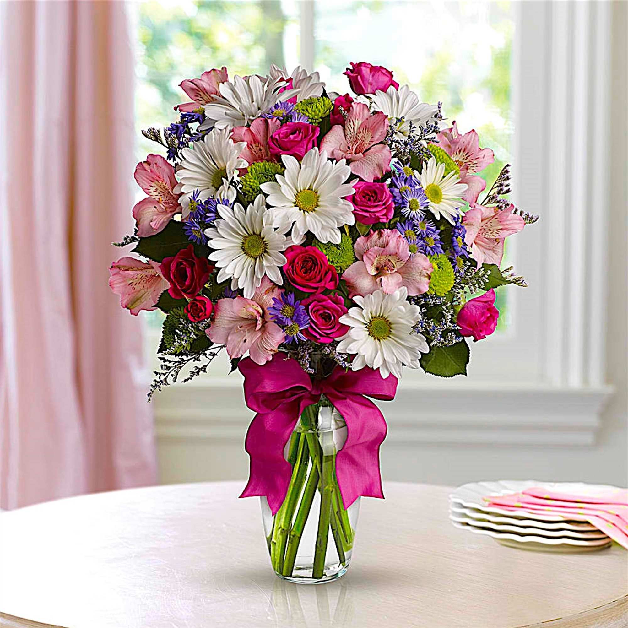 Looking for the prettiest arrangement in town? We&#039;ve got the perfect all-around
