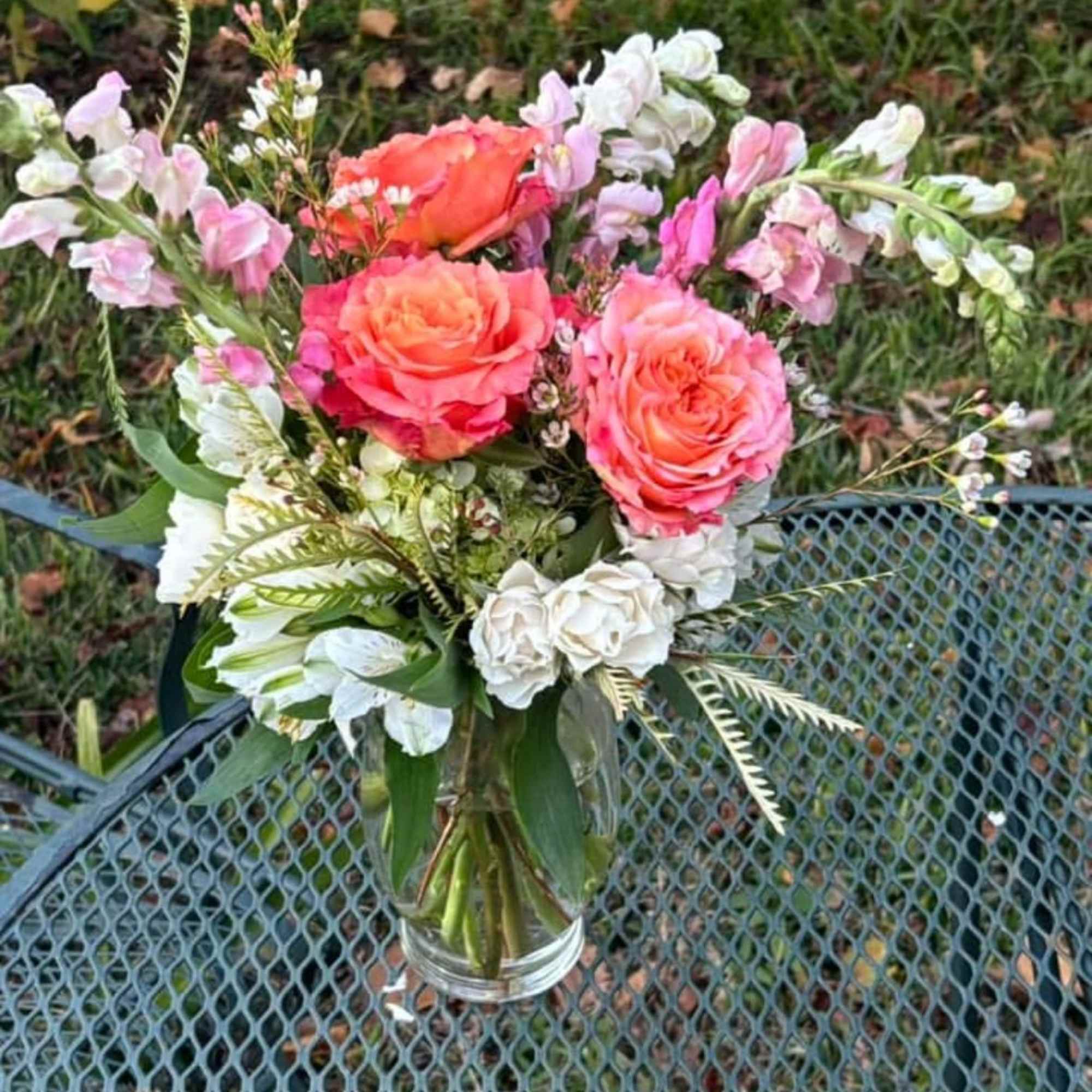 Blushing Sunset Blooms in Greenwood, MS | Josephine's Florals, LLC