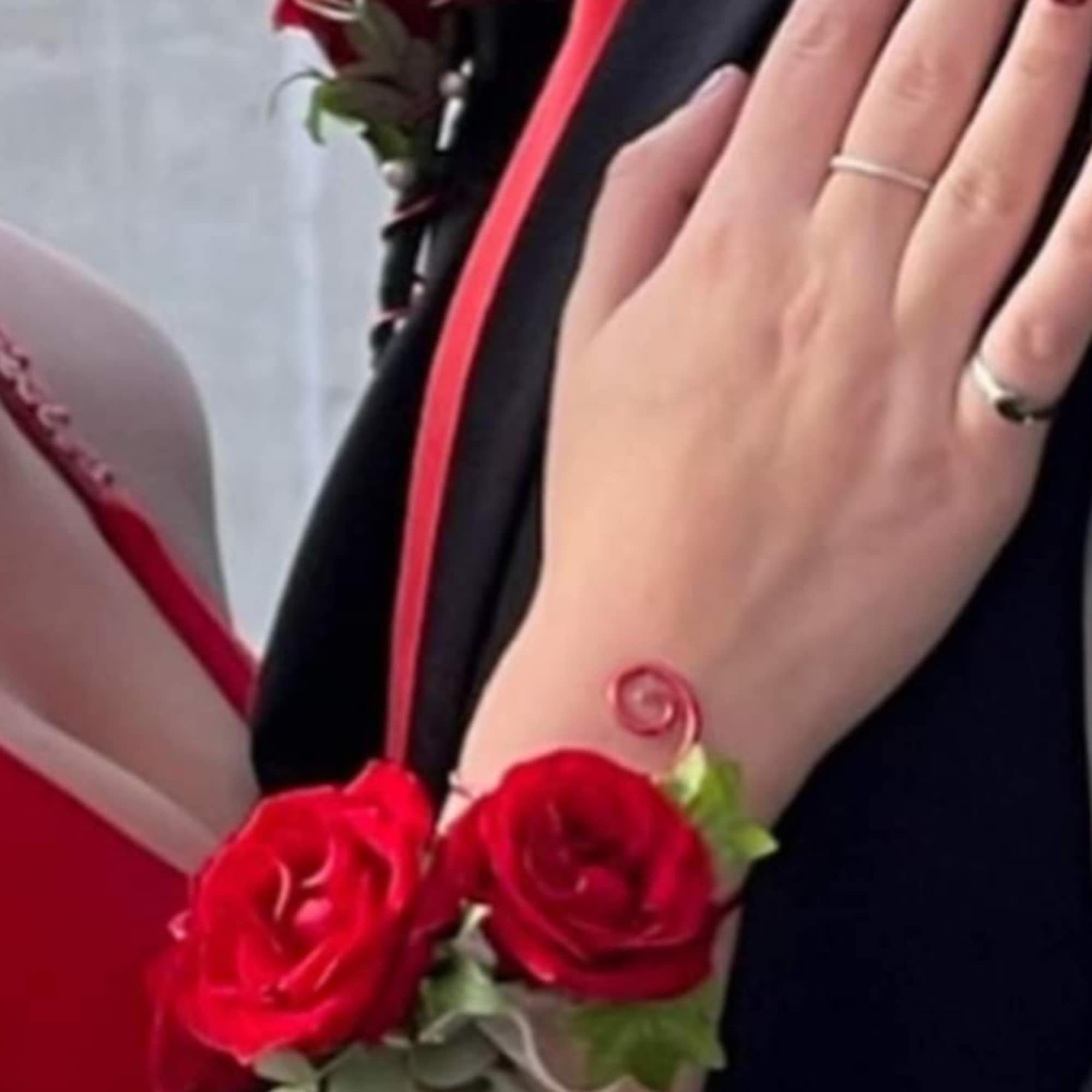 Custom wristlets to match your beautiful attire. 
Please include color description in Custom wristlets to match your beautiful attire. 
Please include color description in