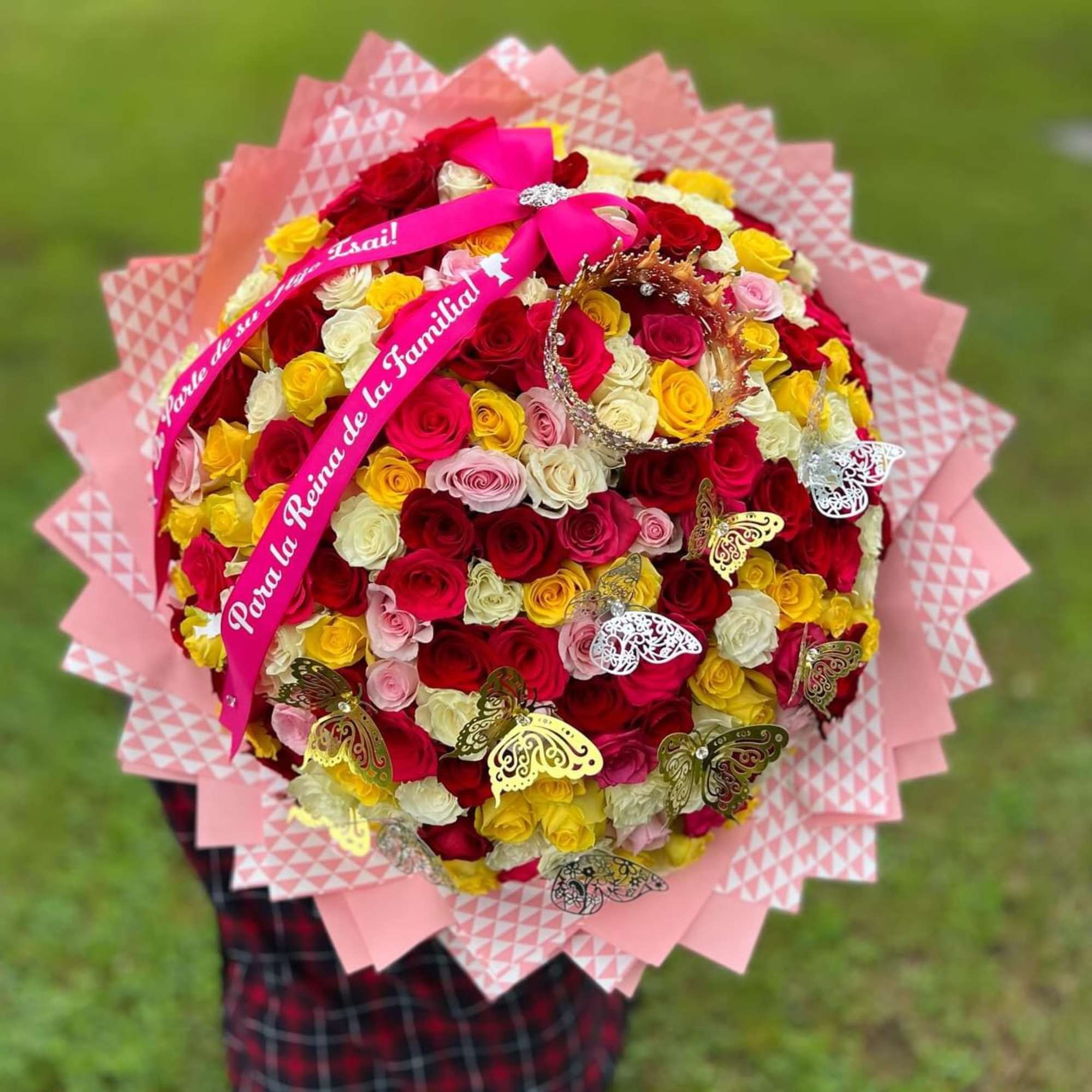 A bouquet featuring 200 red roses is a grand, luxurious, and impressive