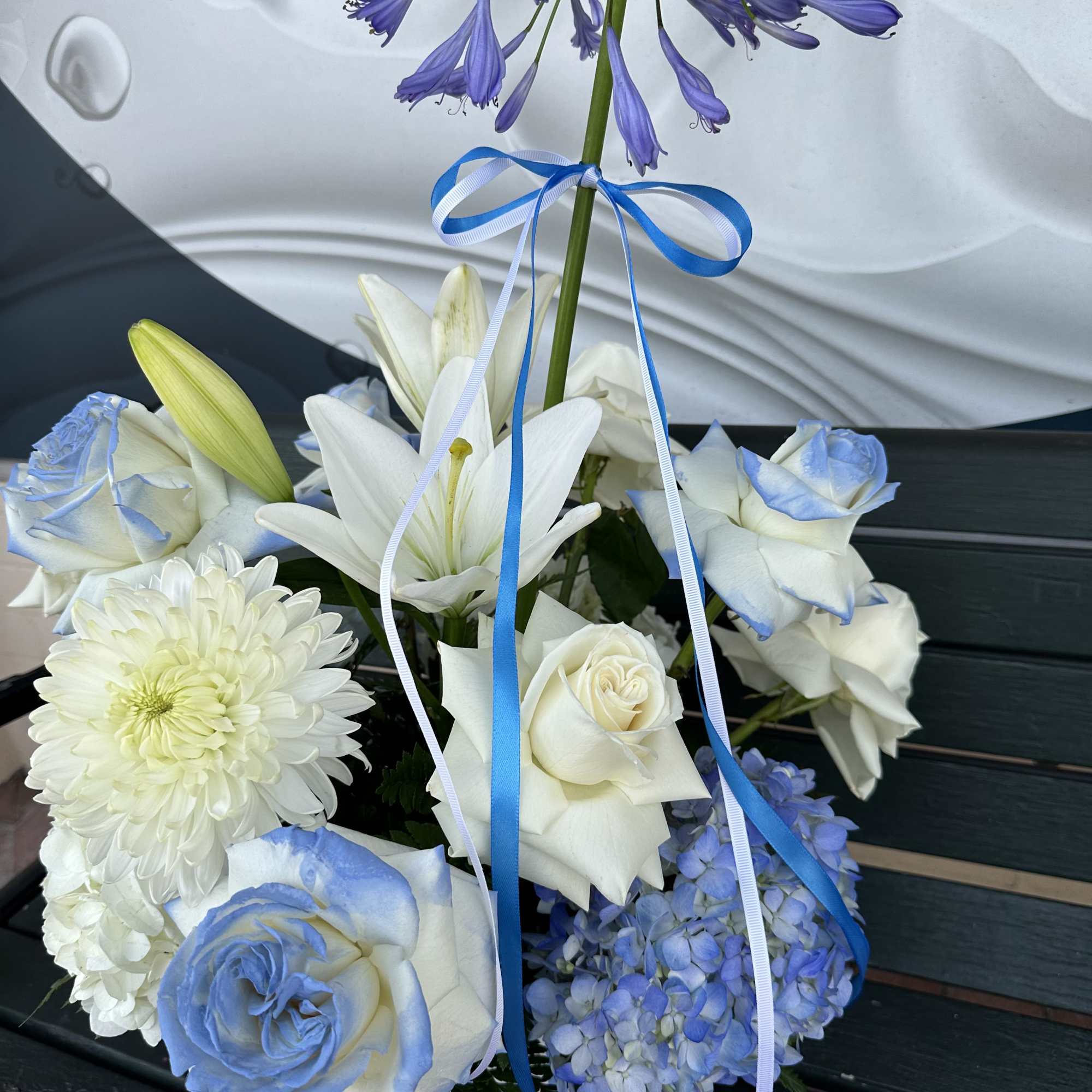 Enjoy this very special and soft floral design! 