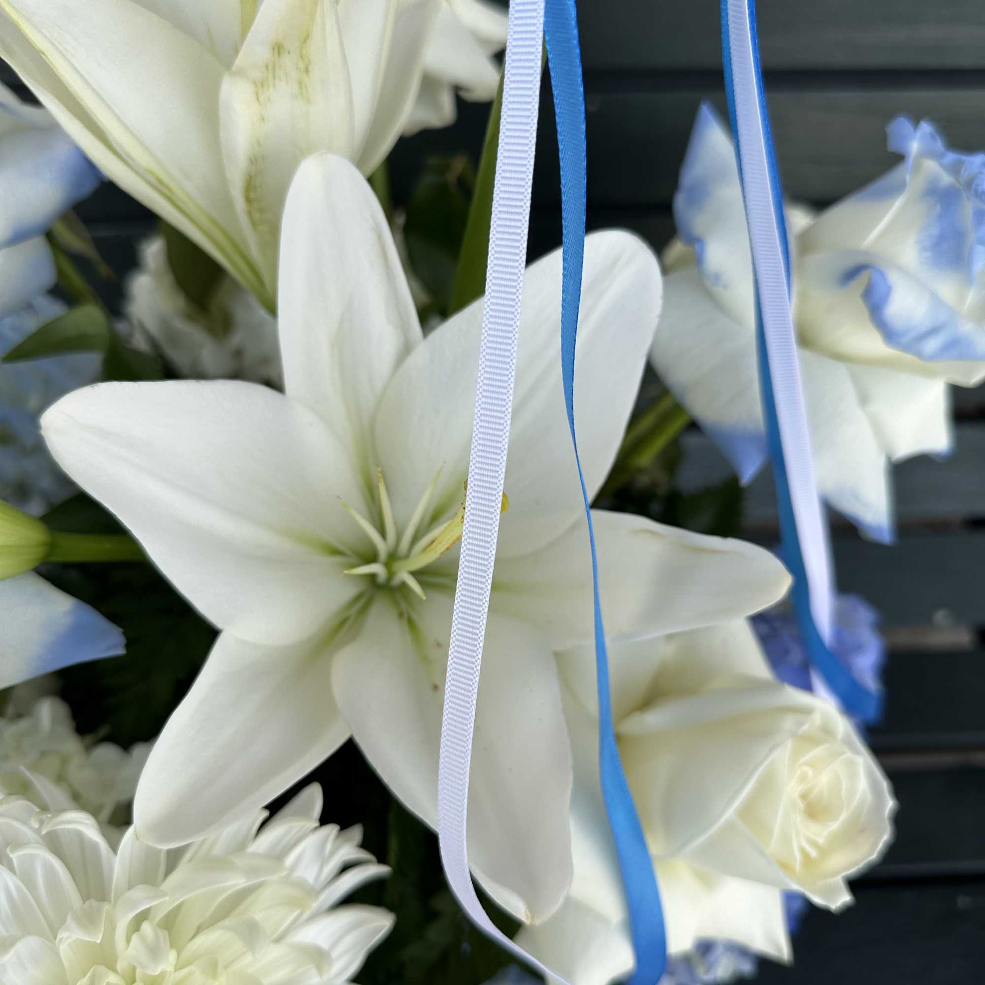 Enjoy this very special and soft floral design! 