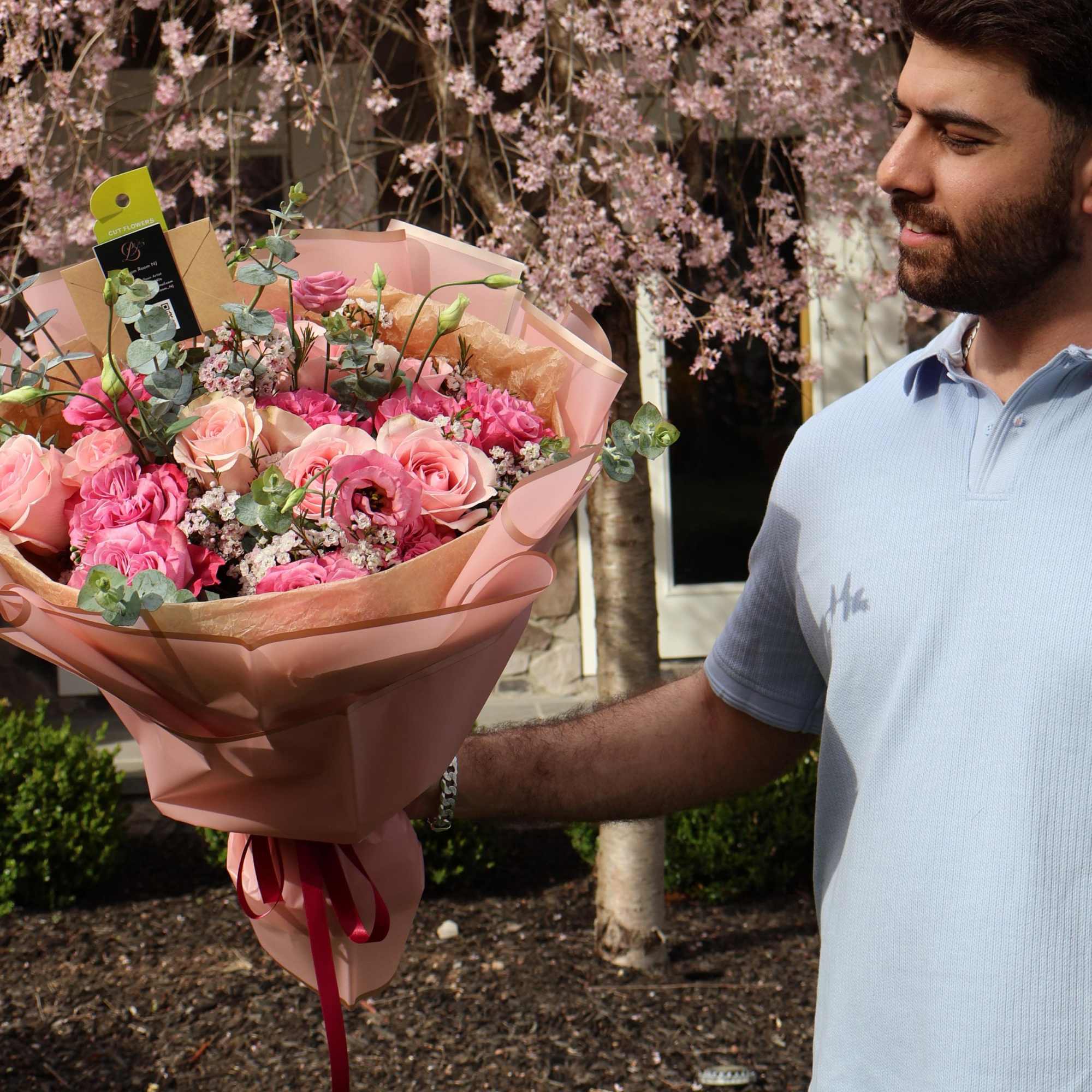 Romance Elegance is a stunning bouquet of soft and vibrant pink roses