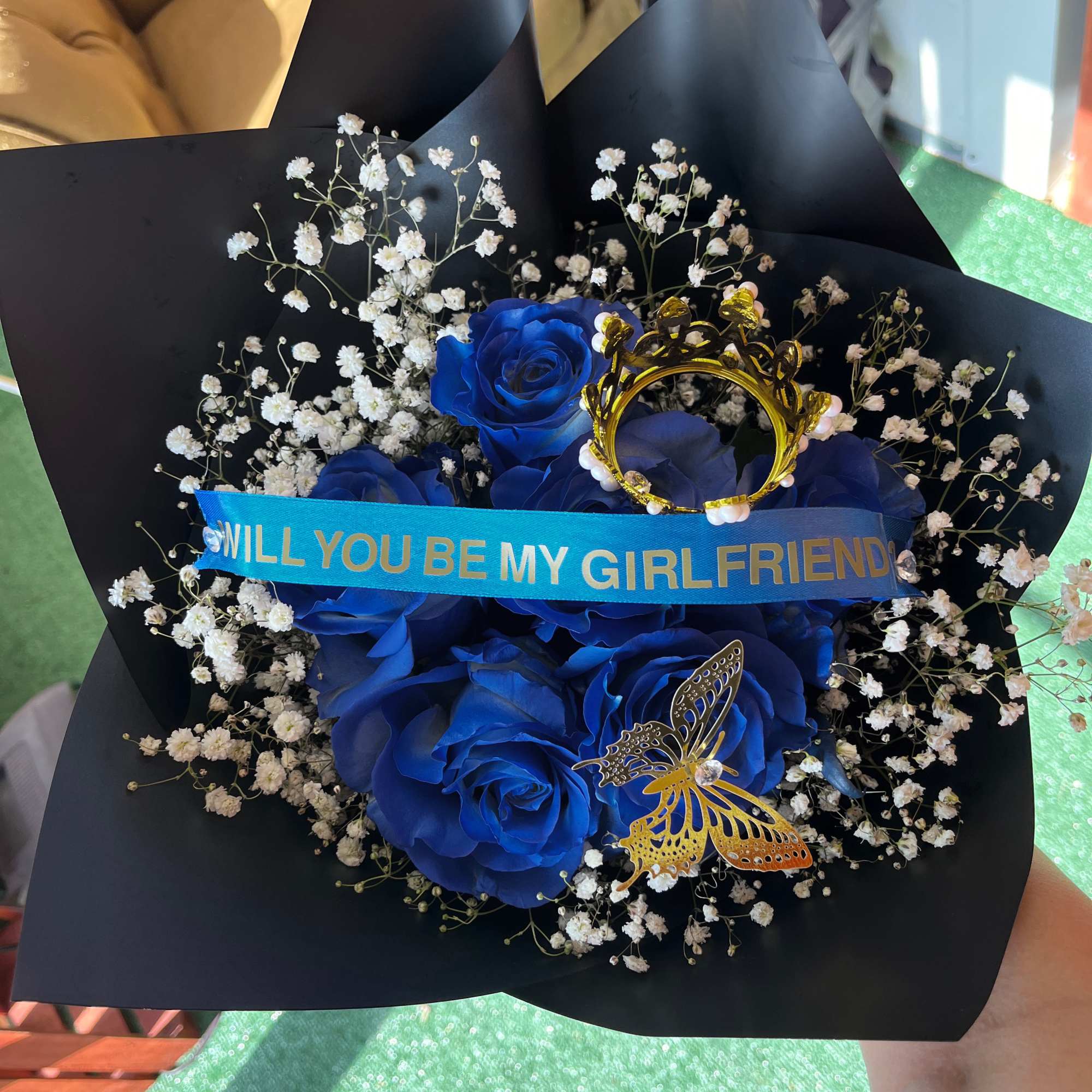 6 stemmed painted blue roses with Customizable message, 1-3 words, and glam