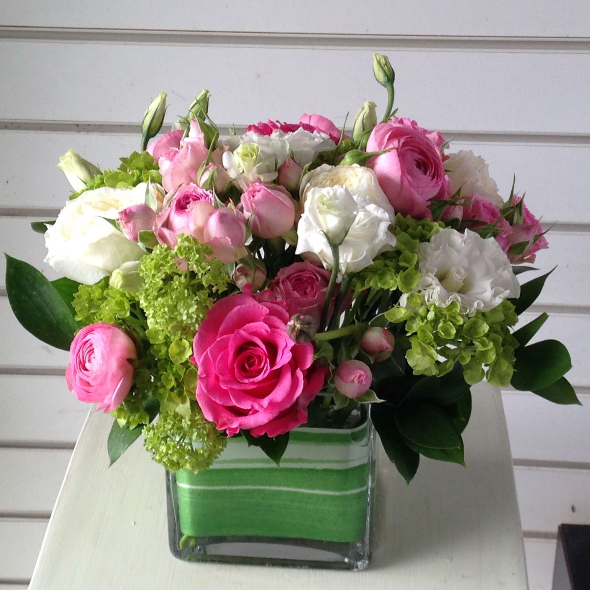 Pink roses with lisianthus Pink roses with lisianthus