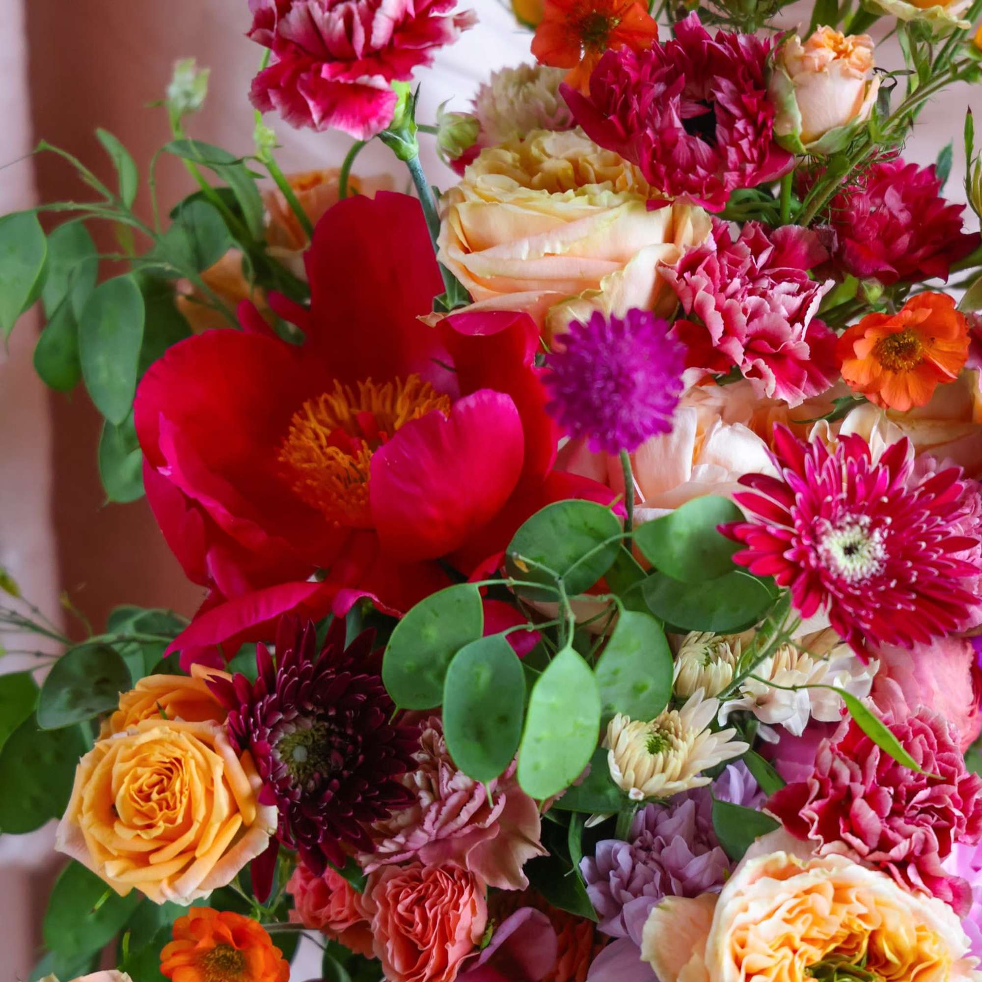 
Custom, one of a kind floral arrangements by floral artist Stacy Leafsong.

Arrangement