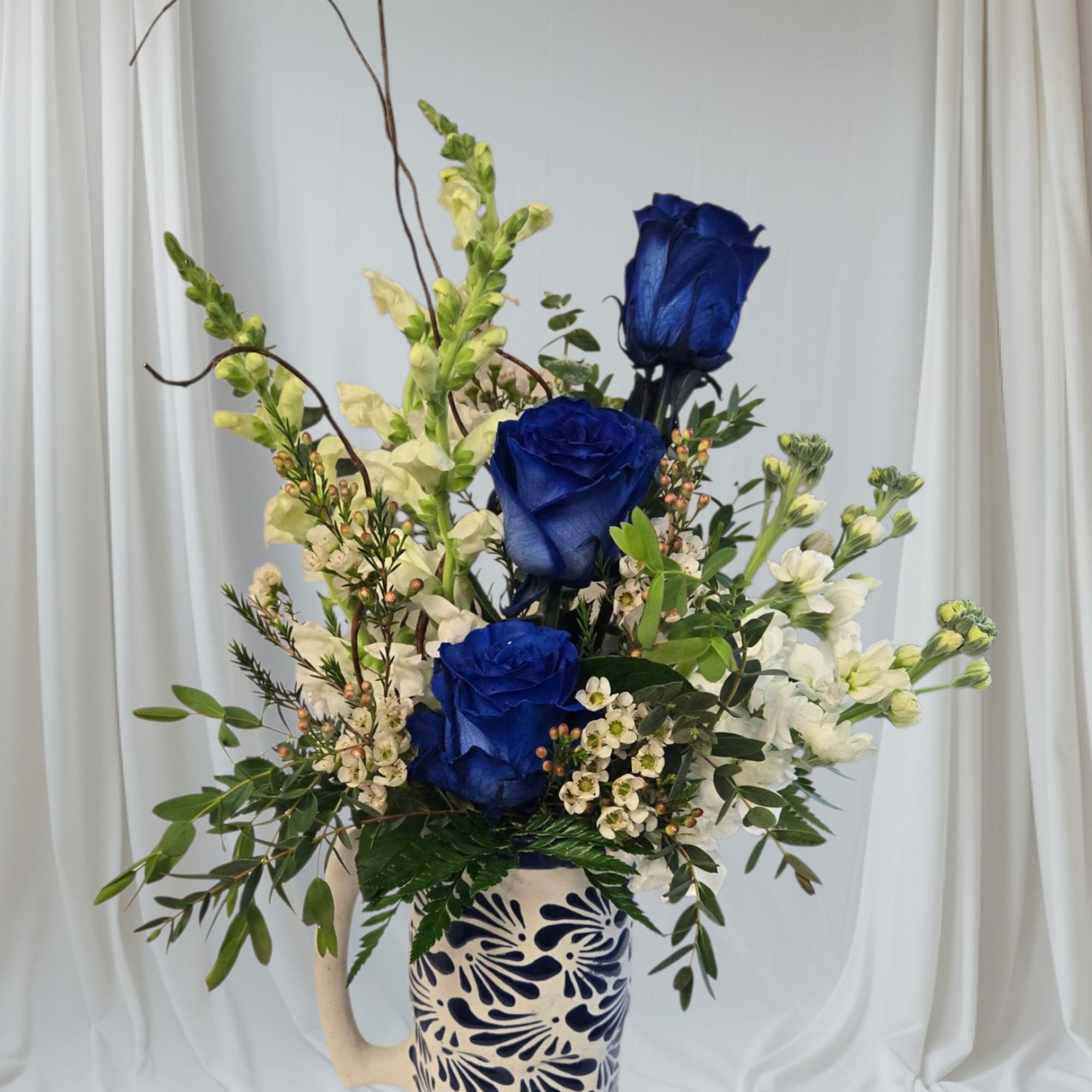 Mug, with blue roses
