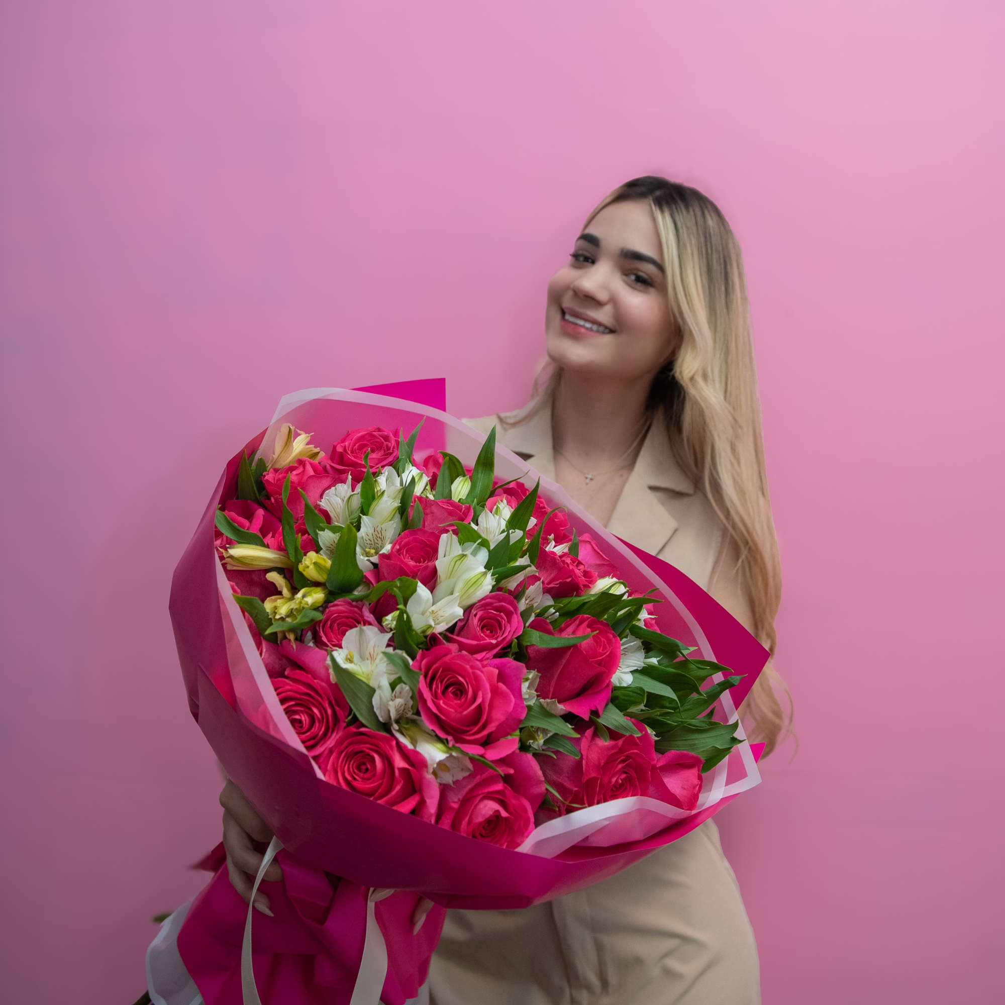 Note to Customers:
The flowers and delivery arrangement will be very similar to Note to Customers:
The flowers and delivery arrangement will be very similar to