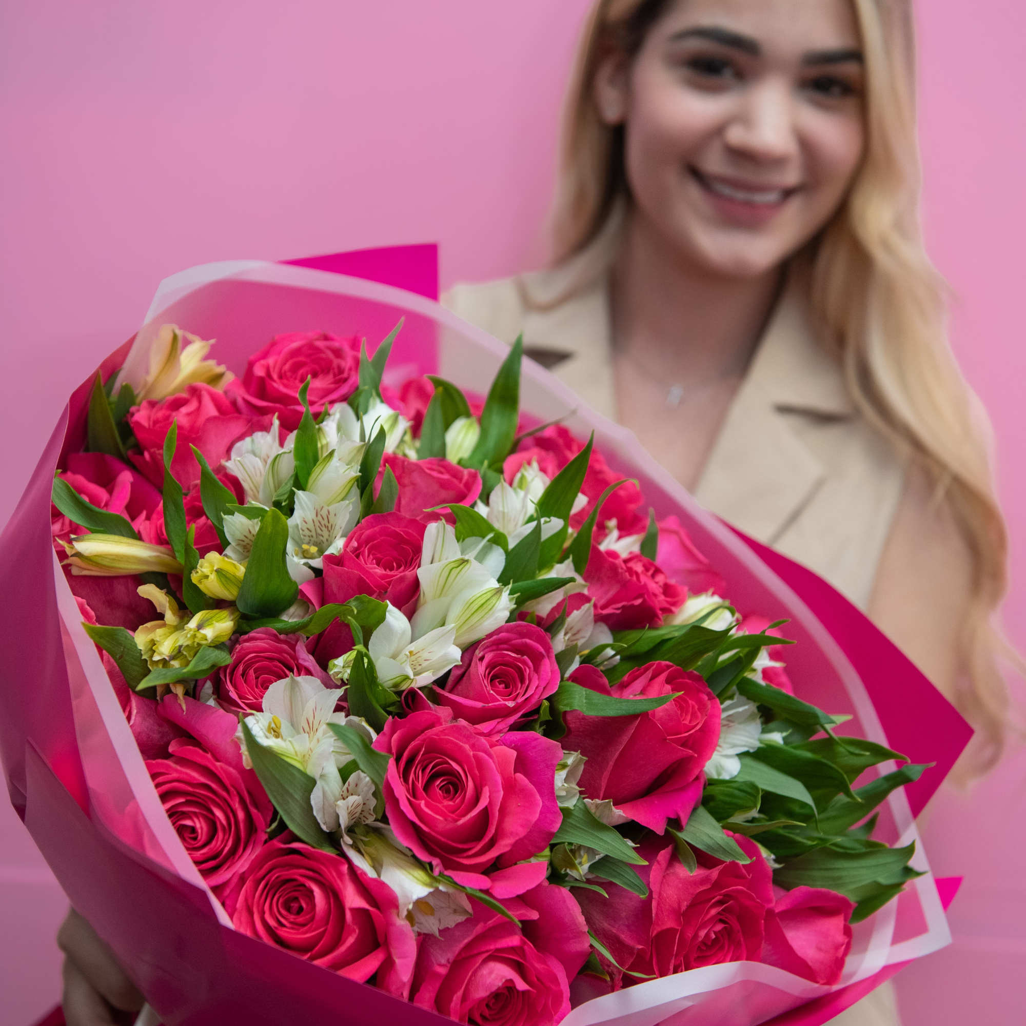 Note to Customers:
The flowers and delivery arrangement will be very similar to Note to Customers:
The flowers and delivery arrangement will be very similar to