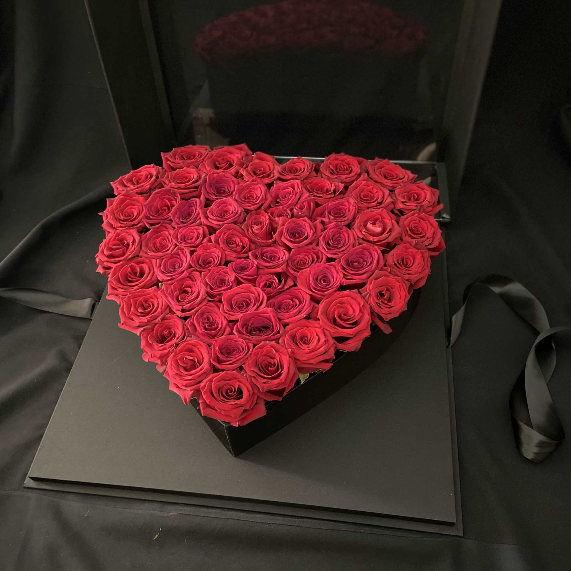 Acrilic Fashion Big Box, 20&quot;x20&quot; Aprox. with 50 Red Roses.
Premium with Ferrero