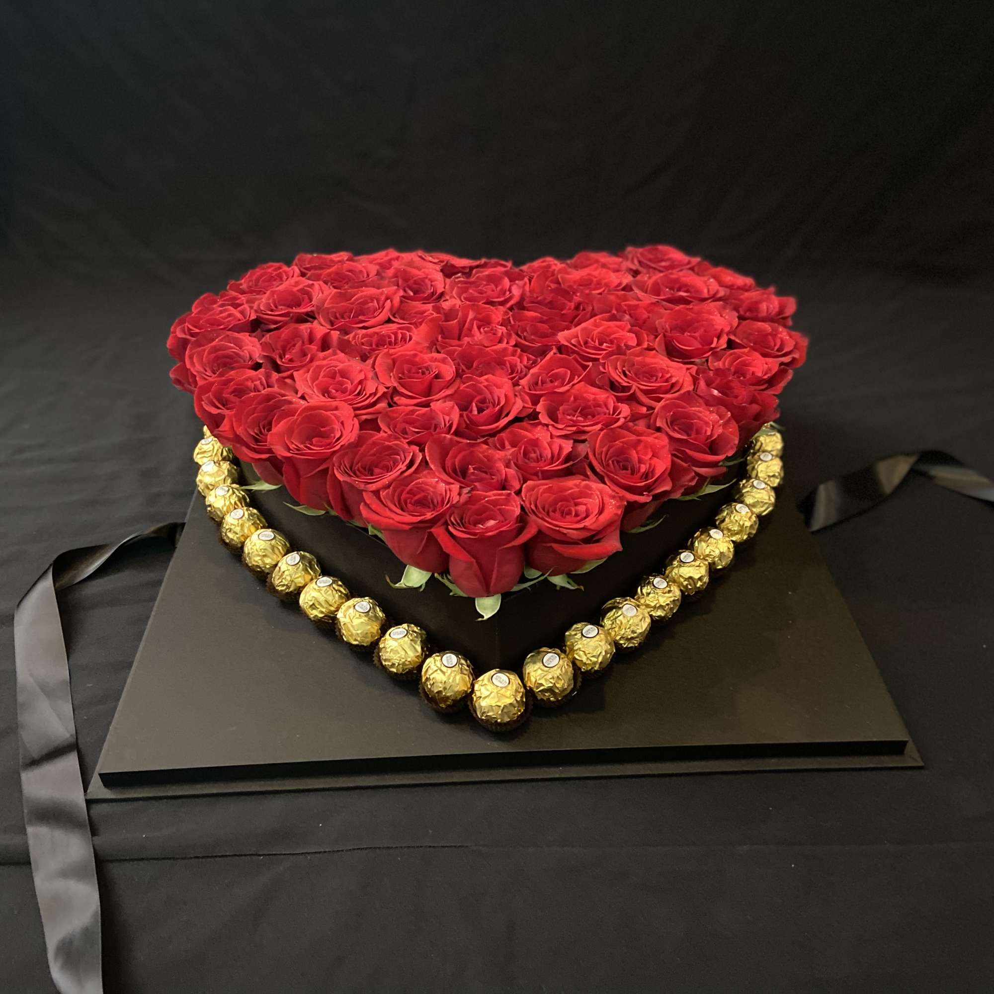 Acrilic Fashion Big Box, 20&quot;x20&quot; Aprox. with 50 Red Roses.
Premium with Ferrero