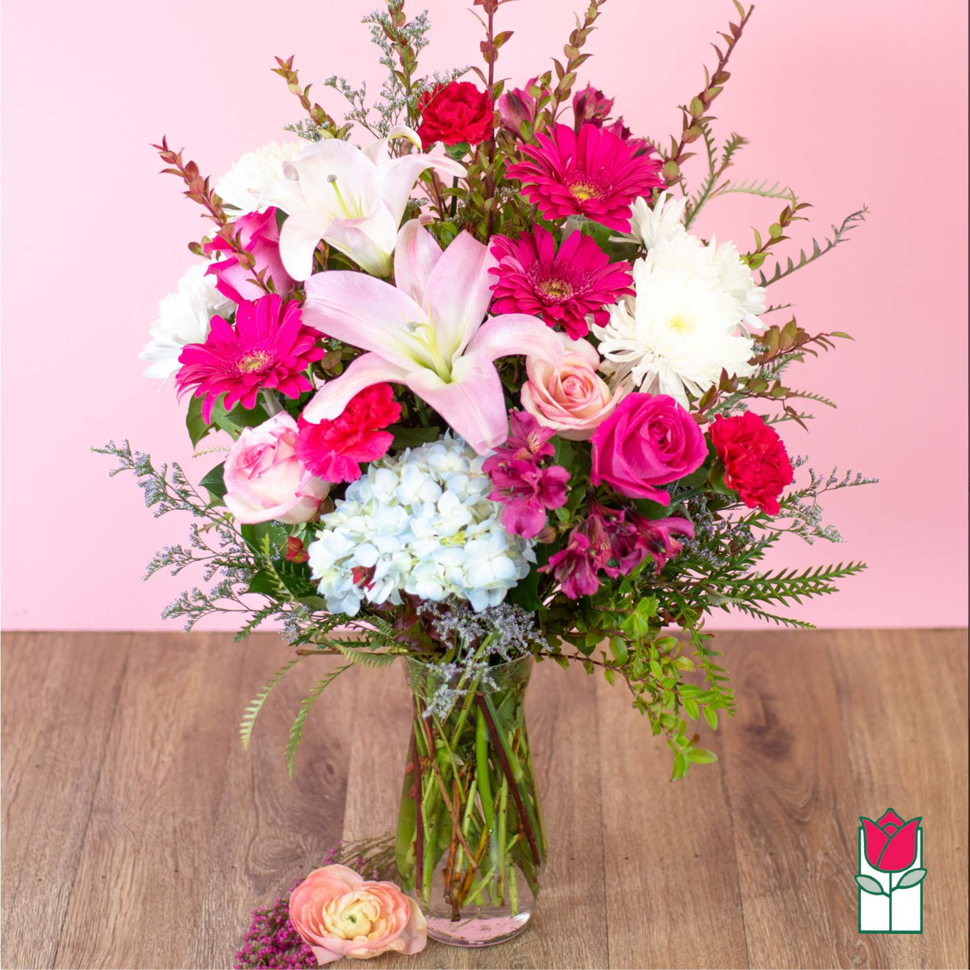 Approx. size: 18&quot; High x 12&quot; Wide
The Beretania Florist Radiant bouquet is