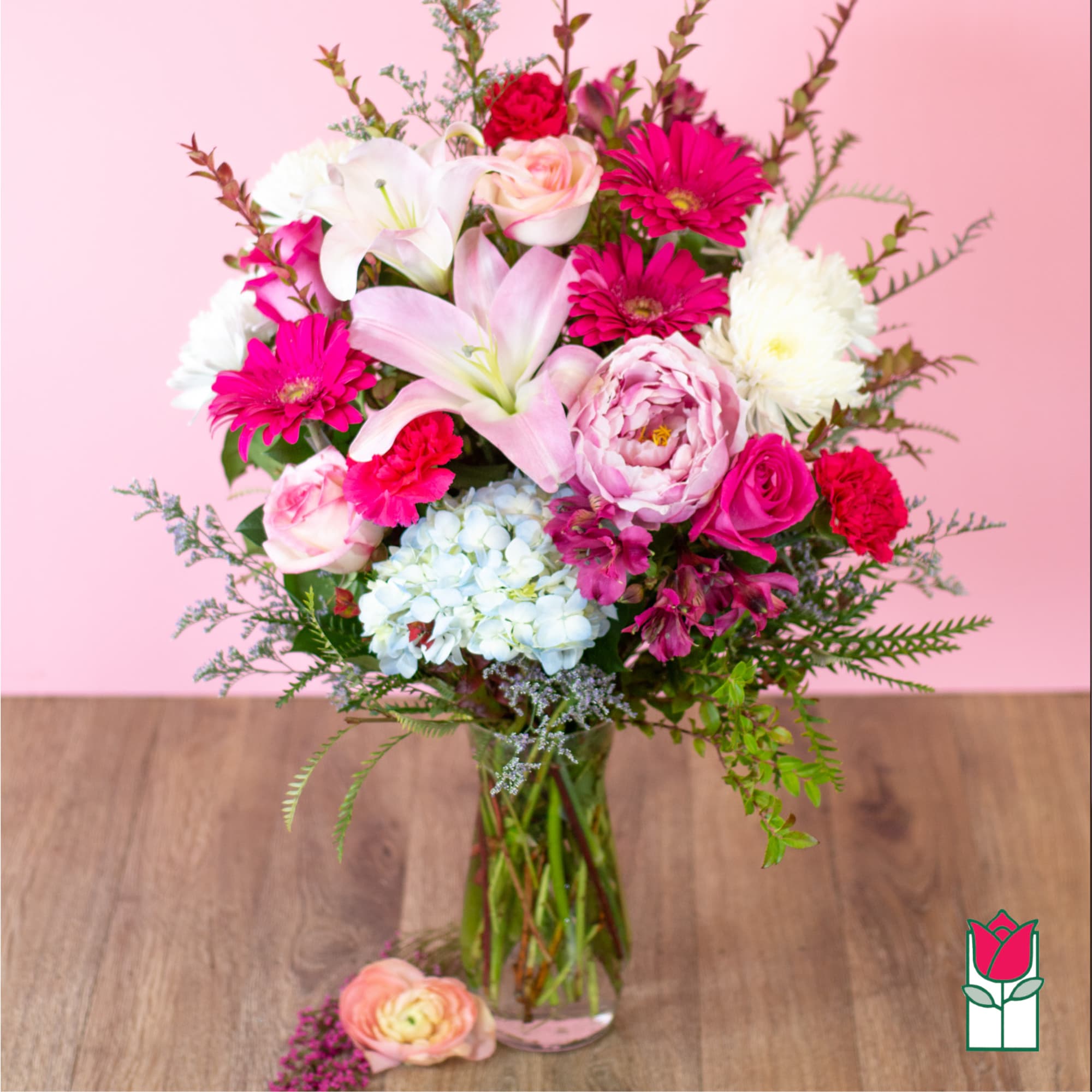 Approx. size: 18&quot; High x 12&quot; Wide
The Beretania Florist Radiant bouquet is