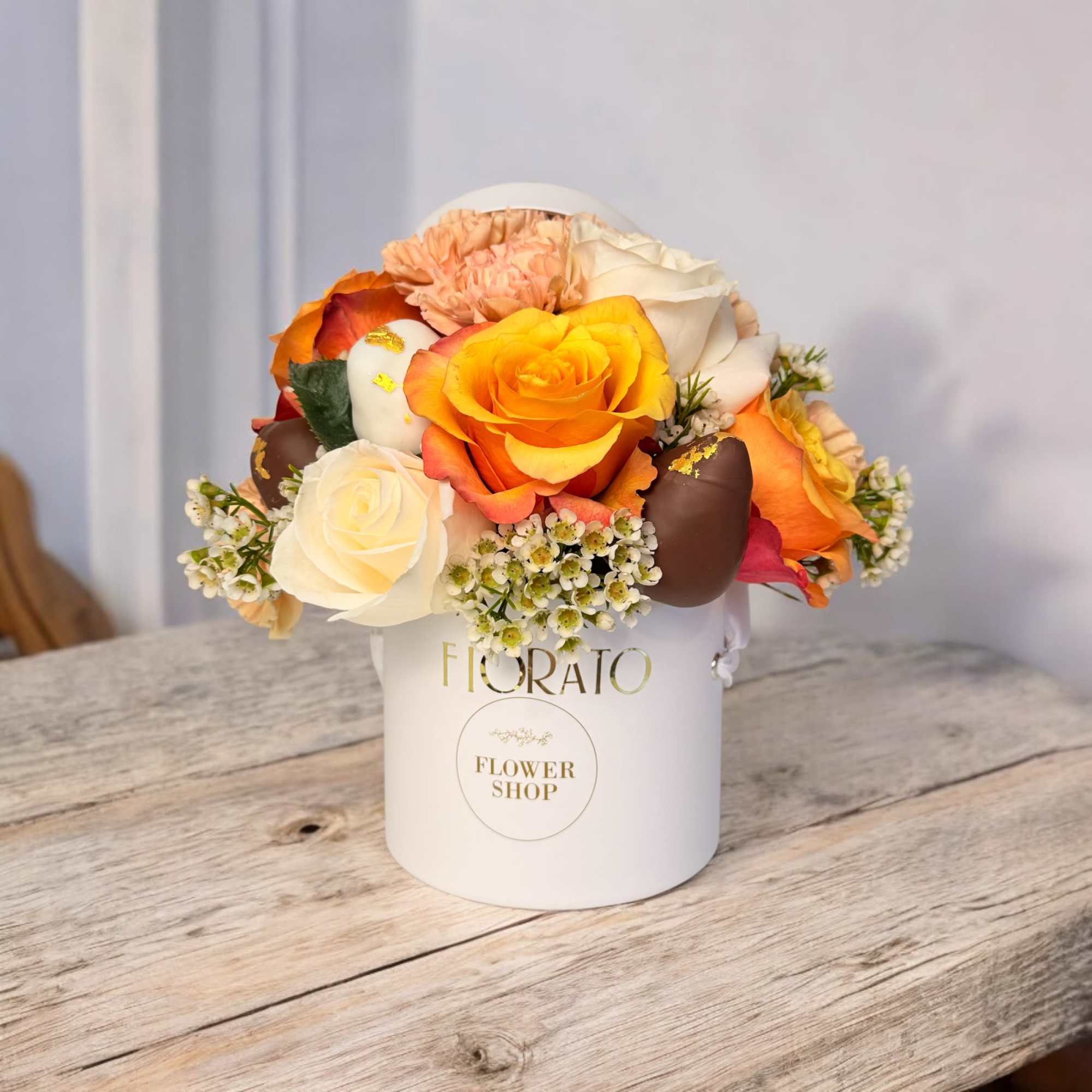 Golden Blush is a floral gem that radiates warmth and elegance. Soft