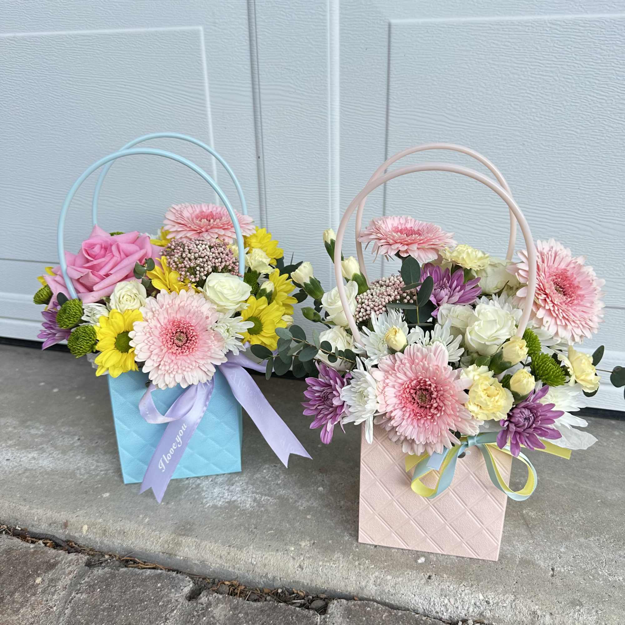 A small but utterly charming arrangement — like a fleeting “thinking of A small but utterly charming arrangement — like a fleeting “thinking of