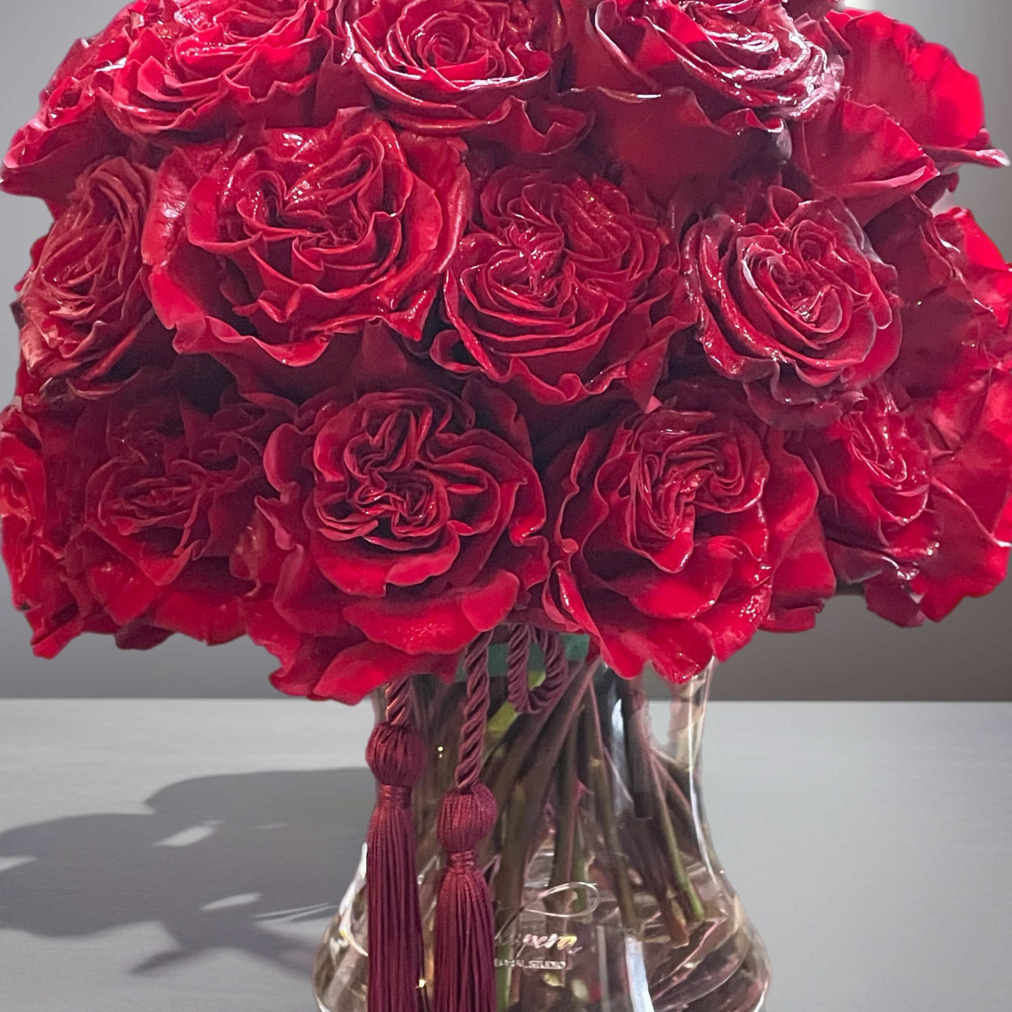 Why &quot;Timeless Elegance&quot; Captivates:

&quot;Timeless Elegance&quot; embraces the idea that sometimes, simplicity is