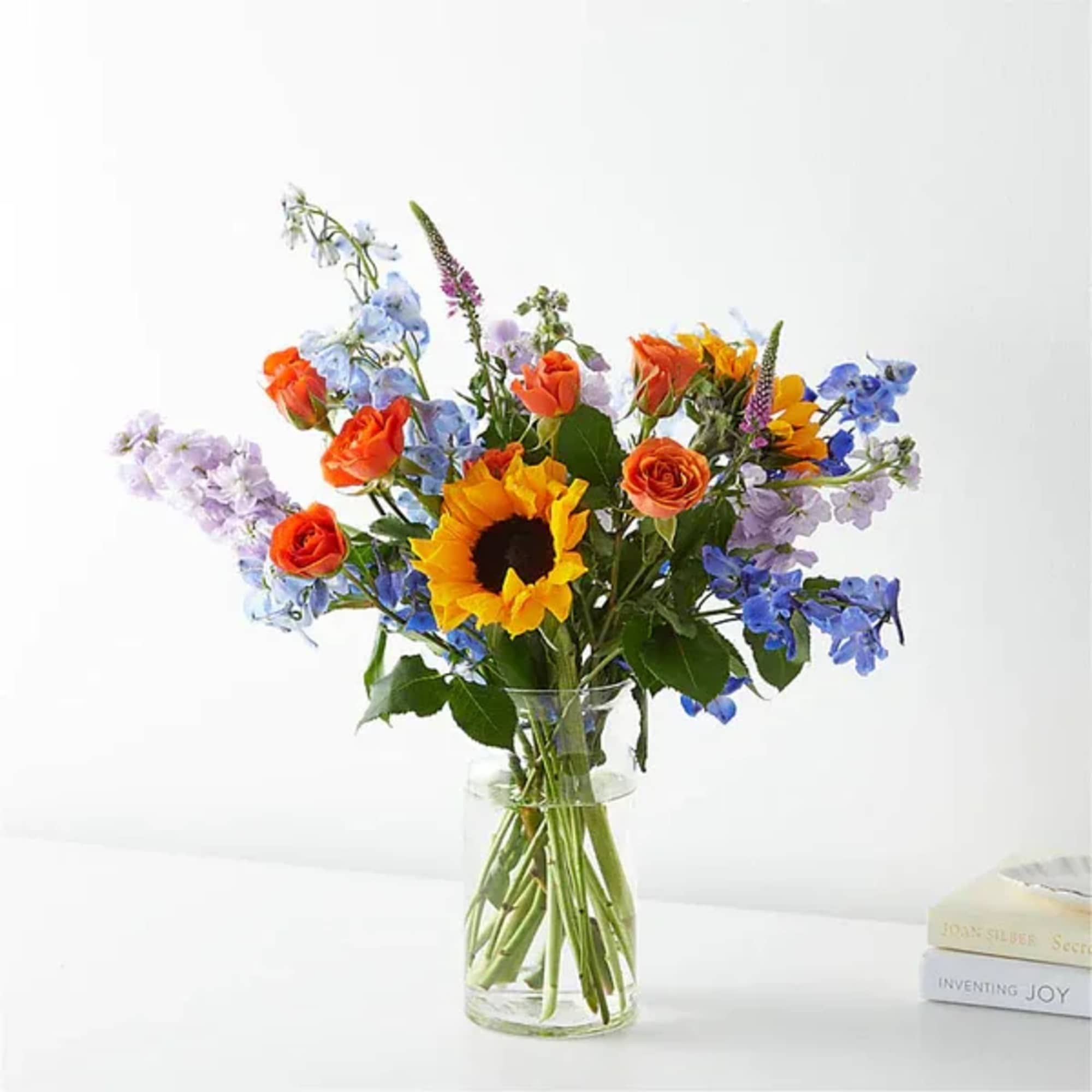 THE FULL NEST BOUQUET
Feel the love from every direction with these beautiful