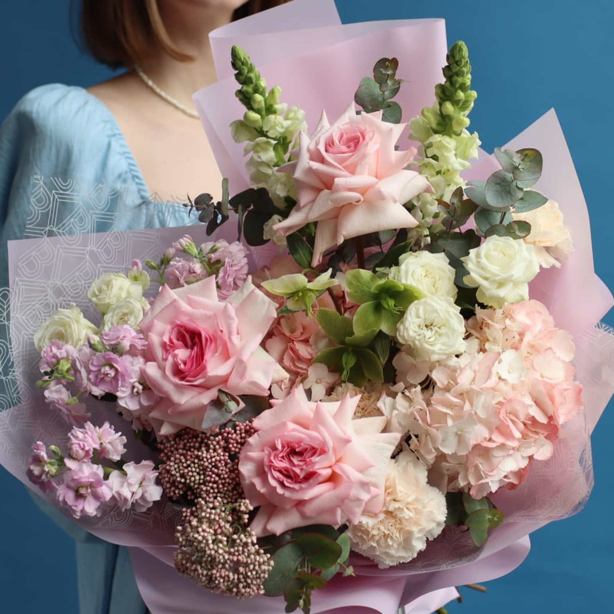 Our professional designers create flower arrangements personally for you. In addition, we