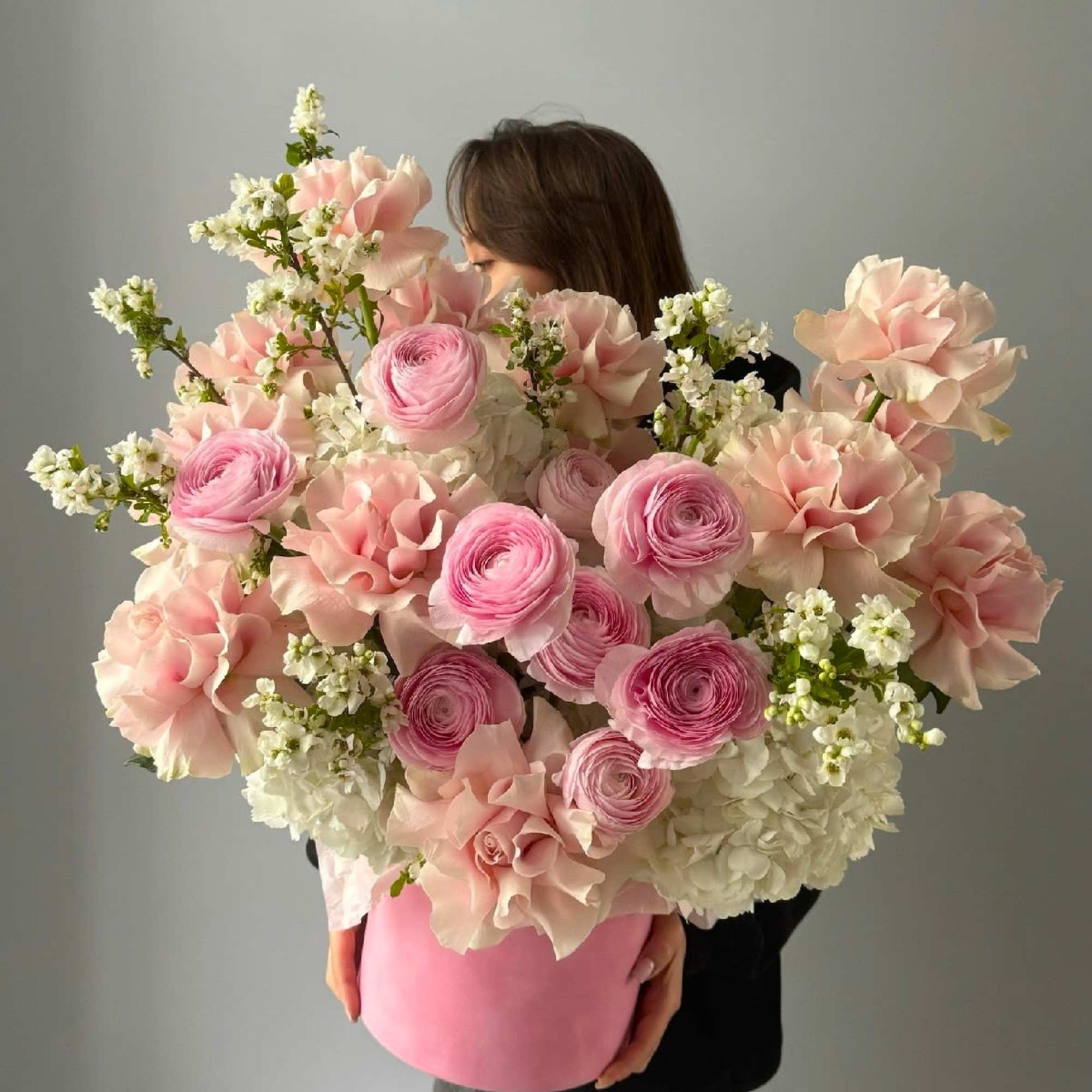 The Amora box is pure romantic bliss &mdash; an exquisite arrangement of