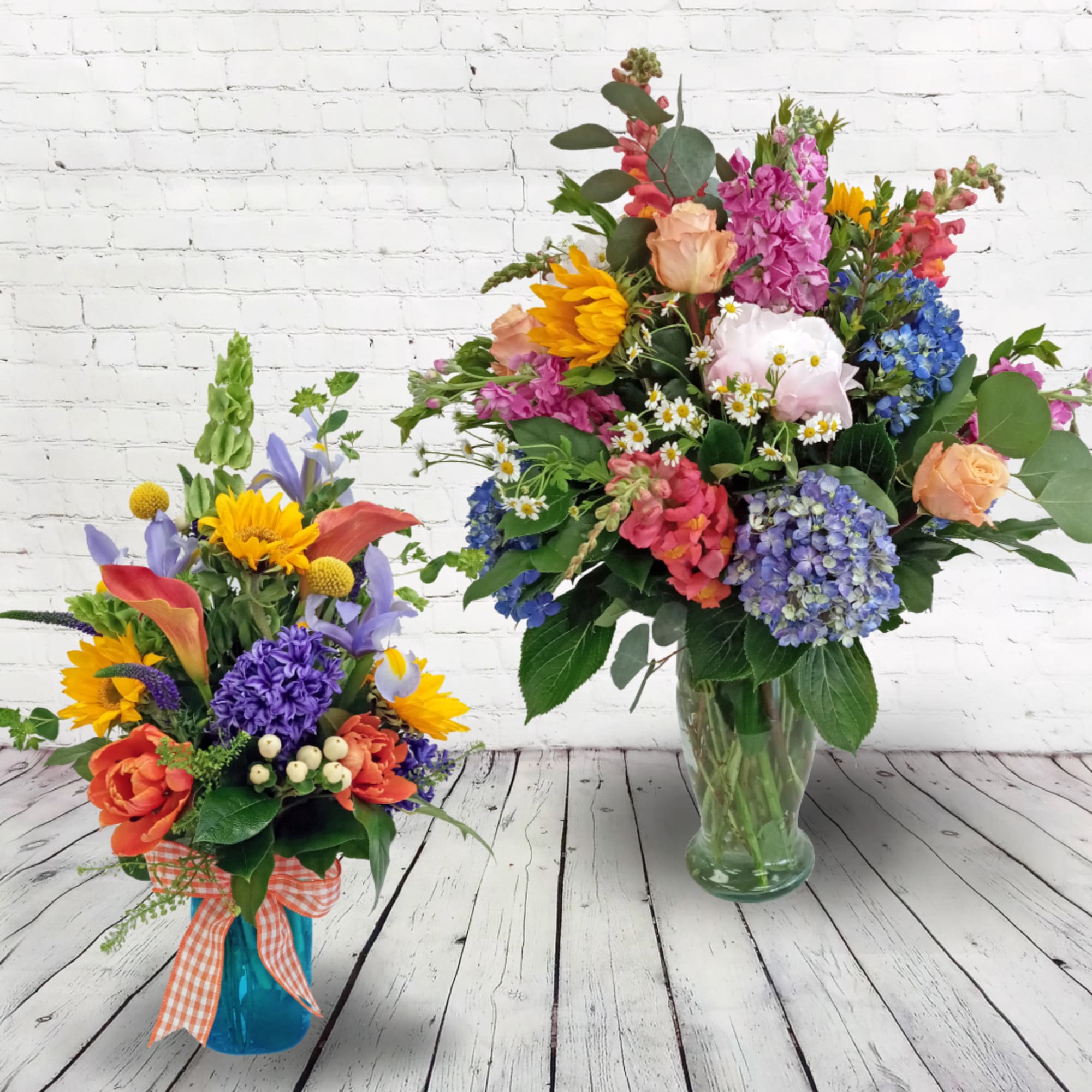 Bright and Cheery Vase Arrangement


*Container and Flowers may differ slightly from what