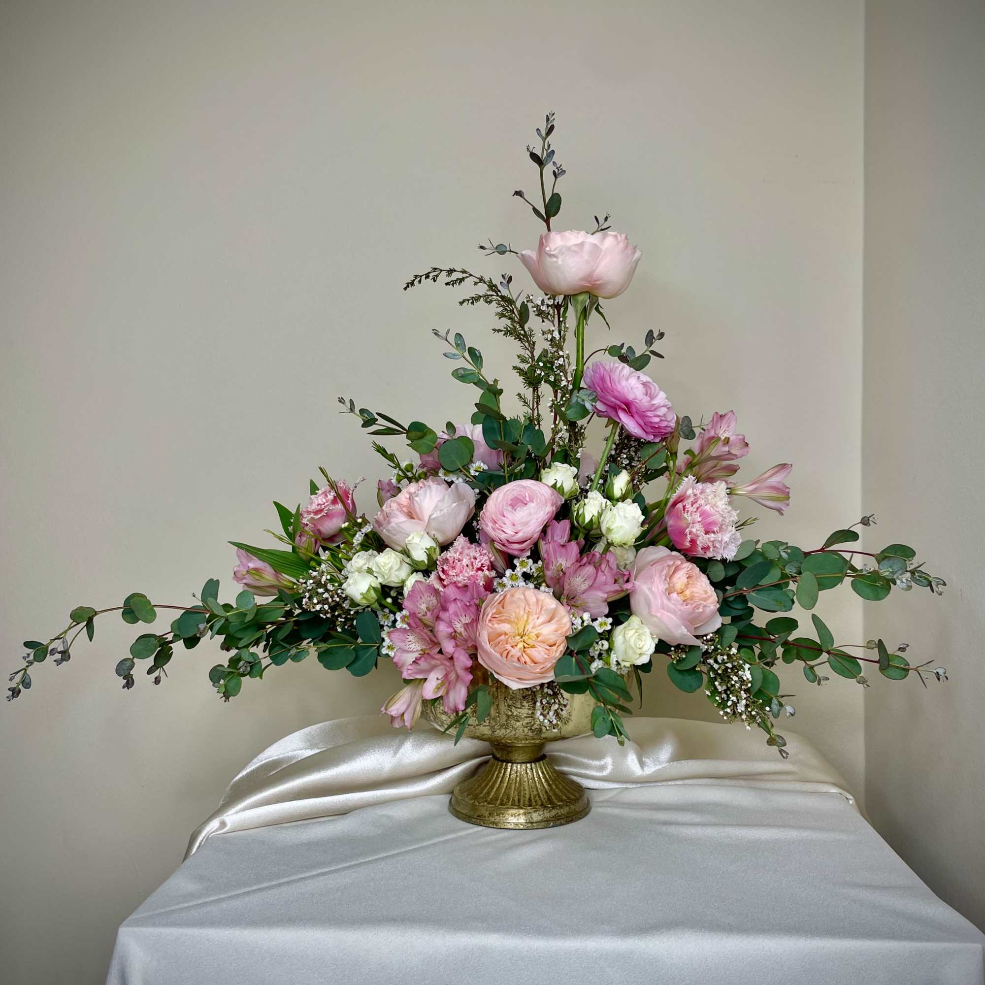 Designed with a garden Tea Party in mind, this grand arrangement will