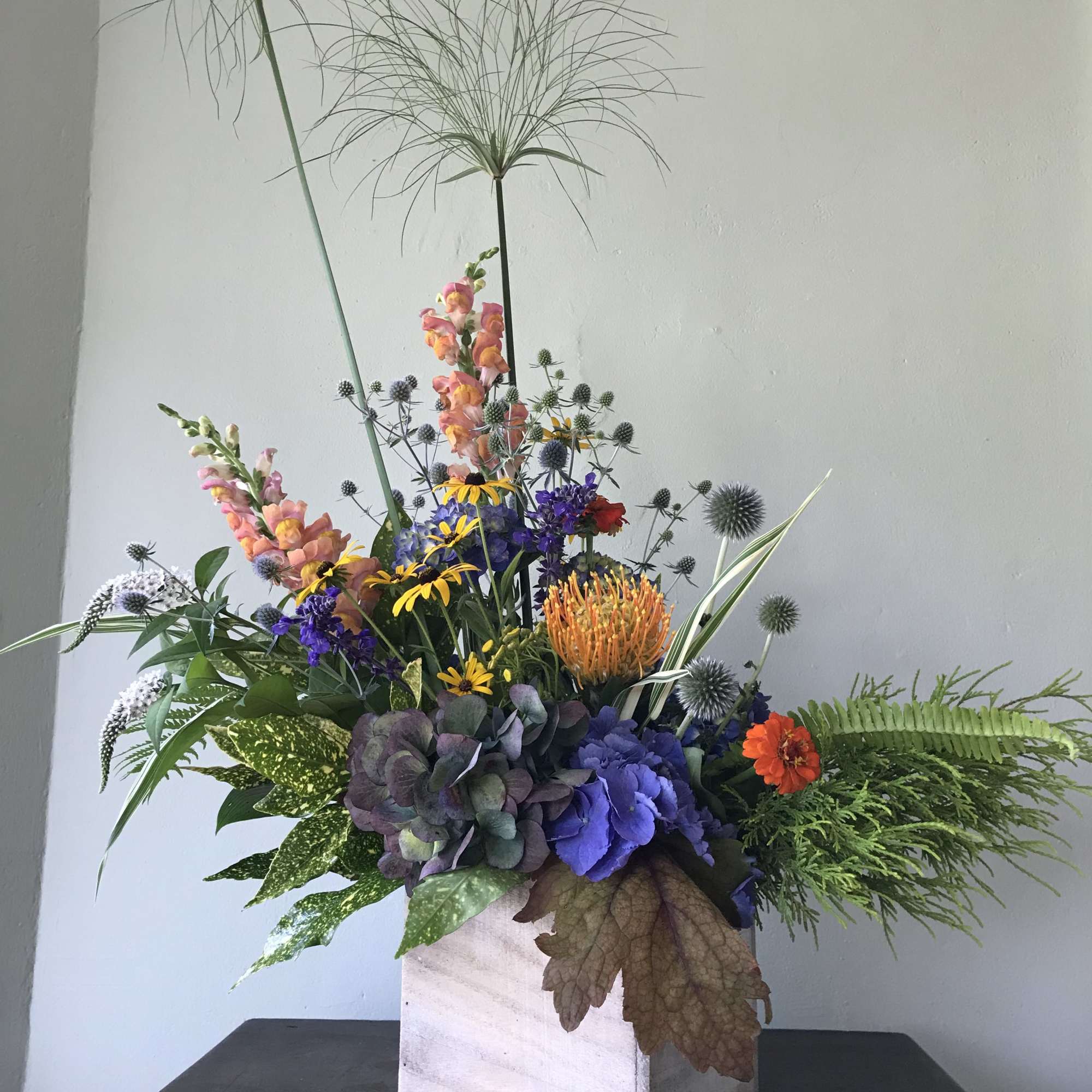 This is a perfect arrangement when you want to say, &quot;Let&#039;s celebrate!&quot;