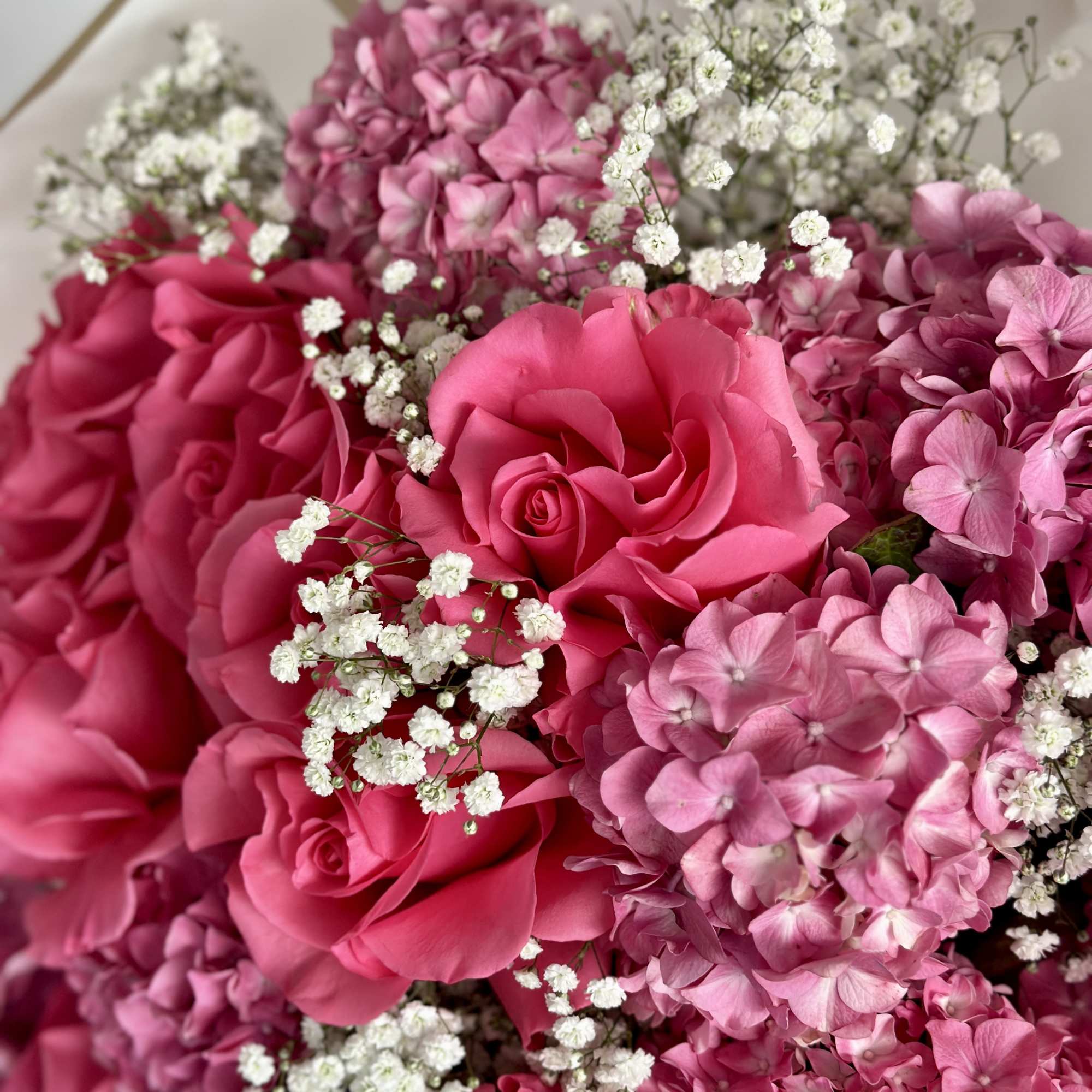 Meet &quot;Pink Perfection&quot;&mdash;a stunning bouquet that&rsquo;s all about charm and elegance. It&rsquo;s
