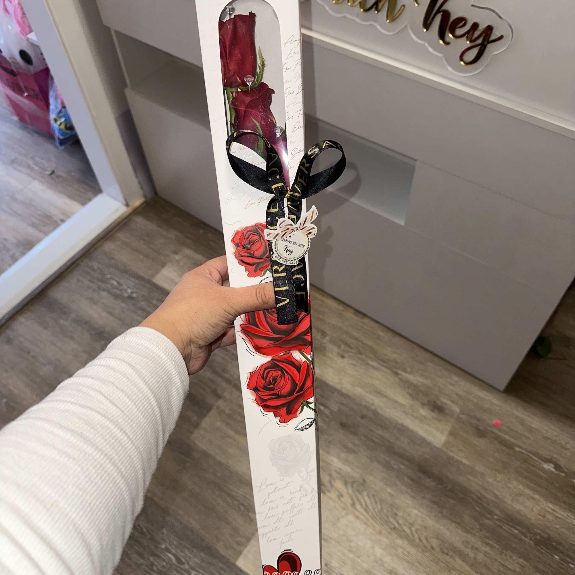 BOX WITH VERSACE RIBBON, 3 NATURAL ROSES, EACH ROSE HAS ITS CONTAINER