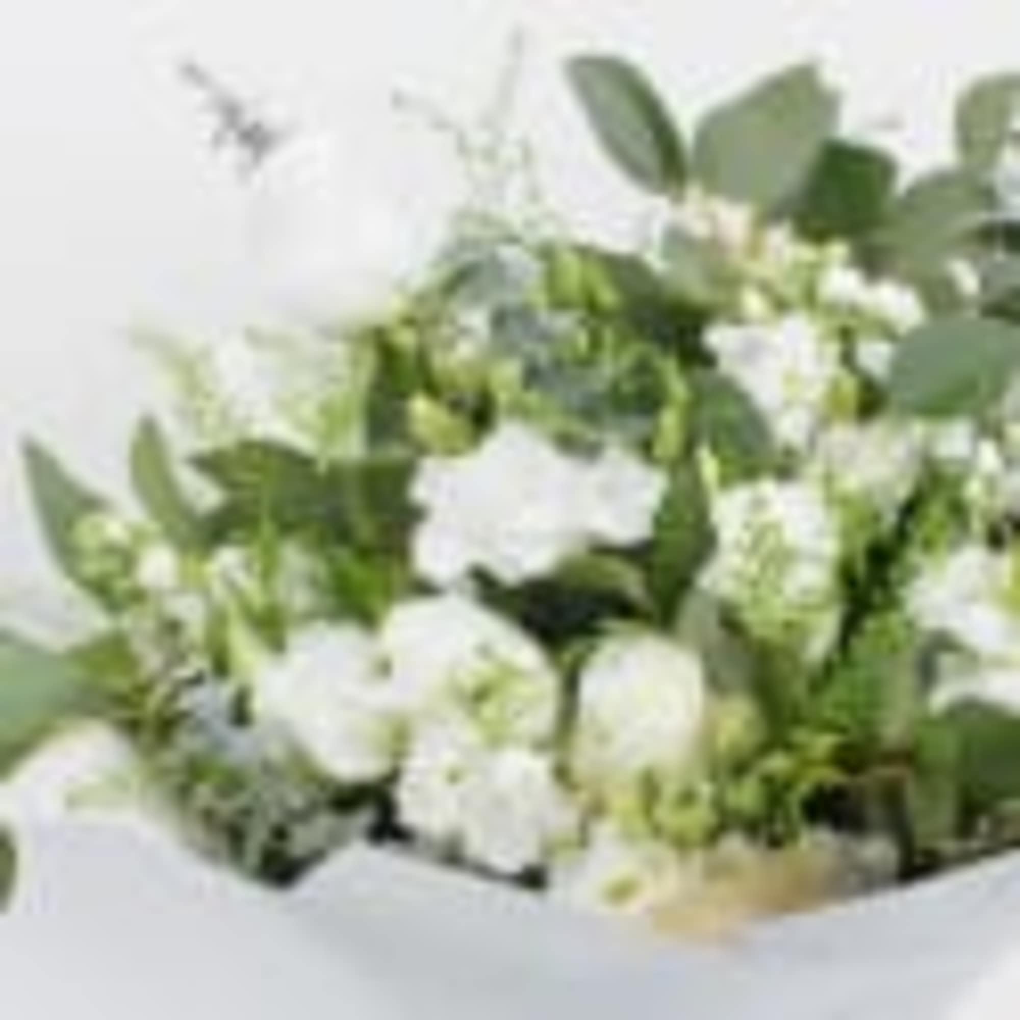 WHITE MIXED FLOWER BOUQUET WITH VENDELA ROSES AND EUCALYPTUS 

Fresh and dreamy.