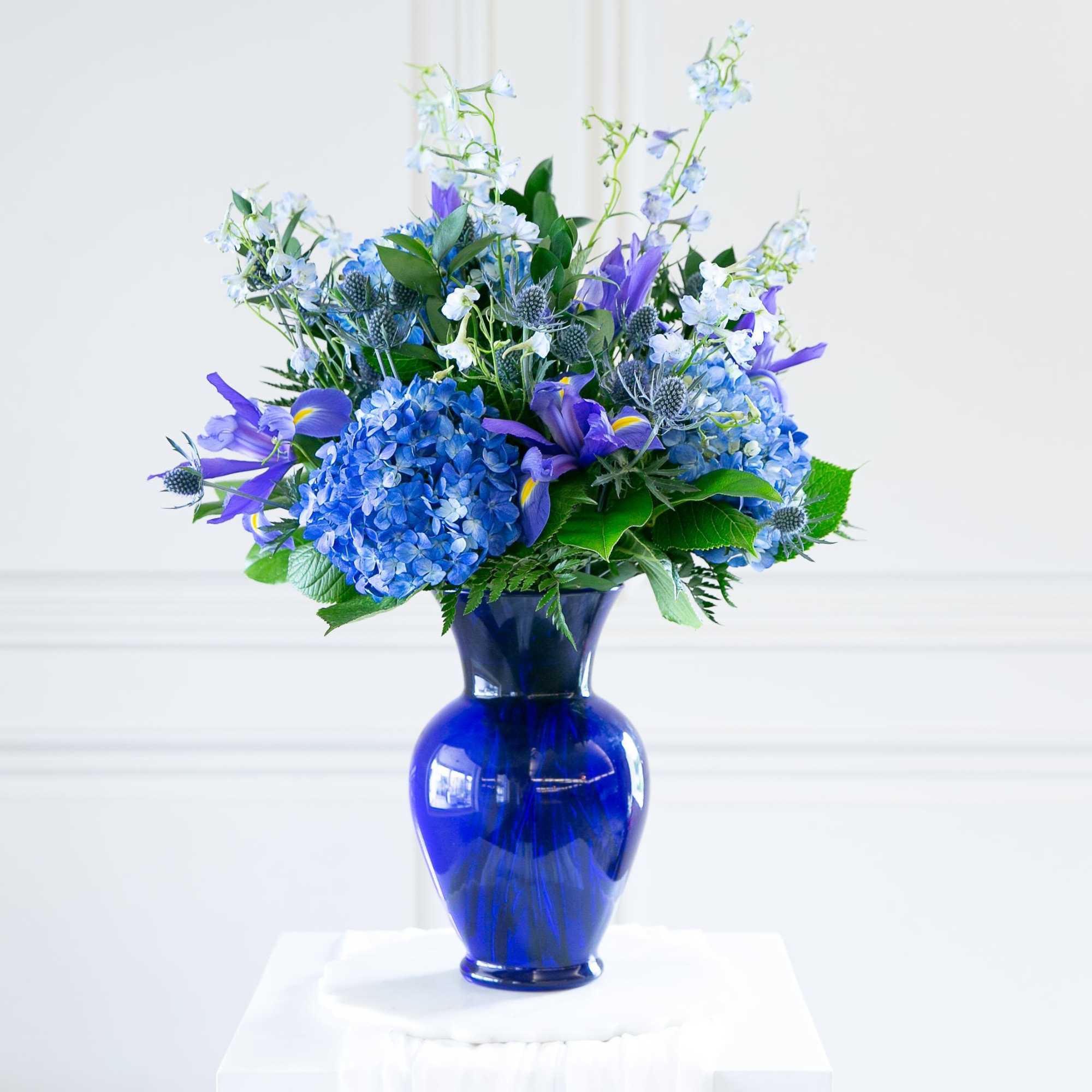 Cobalt 10⅝&quot; Classic Urn
Dimensions: 18&quot;W x 26&quot;H