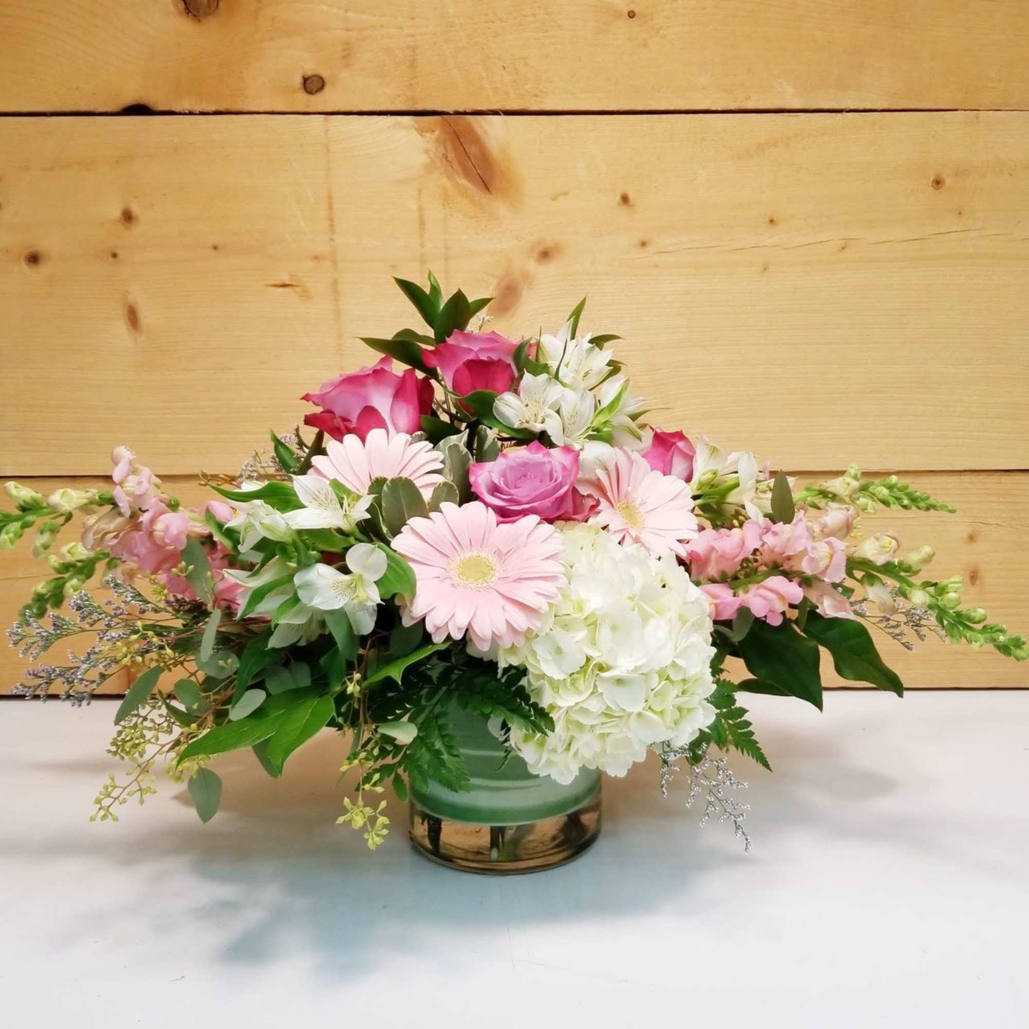 &quot;Modern Elegance&quot; is a stunning floral arrangement that combines classic charm with