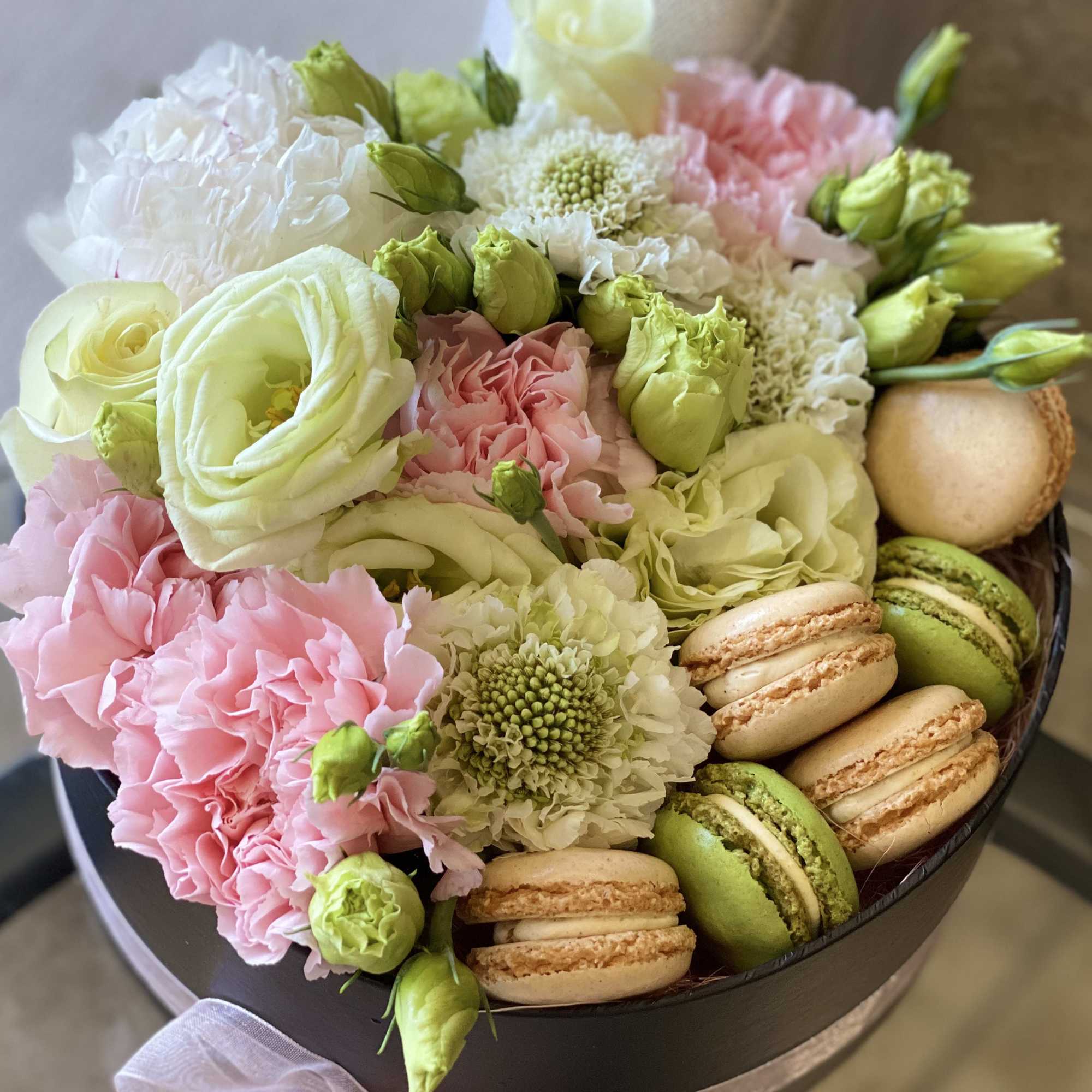 Medium Gift Box with fresh flowers and macaroons. Includes Roses, lisianthius, carnations