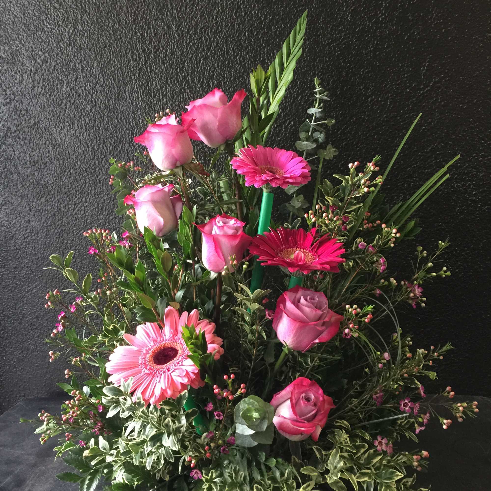 Stylized roses mix spring SV06503 in Honolulu, HI | Flower Fair