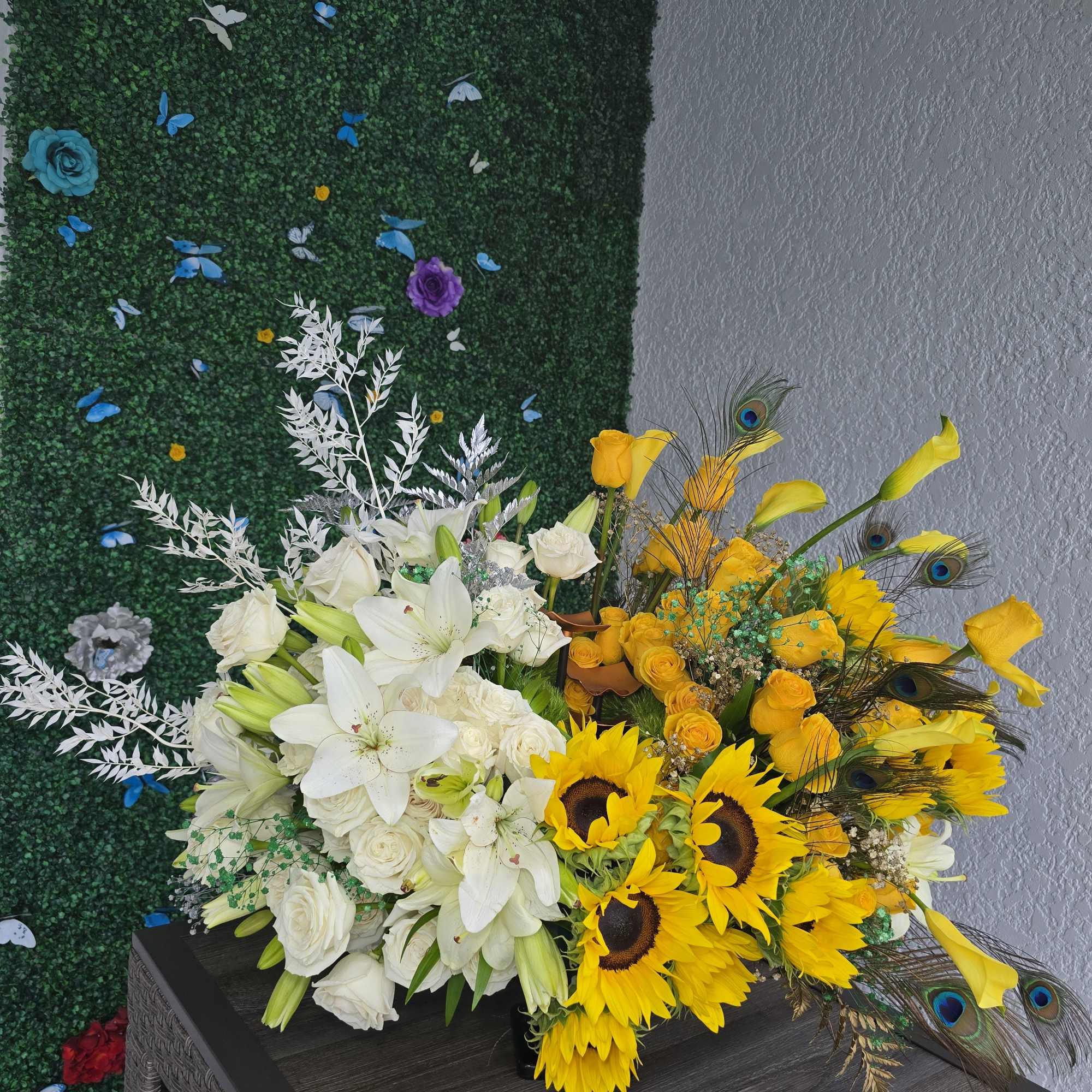 Large Two-Tone Floral Arrangement &ndash; Perfect for Offices, Lobbies &amp; Living Spaces