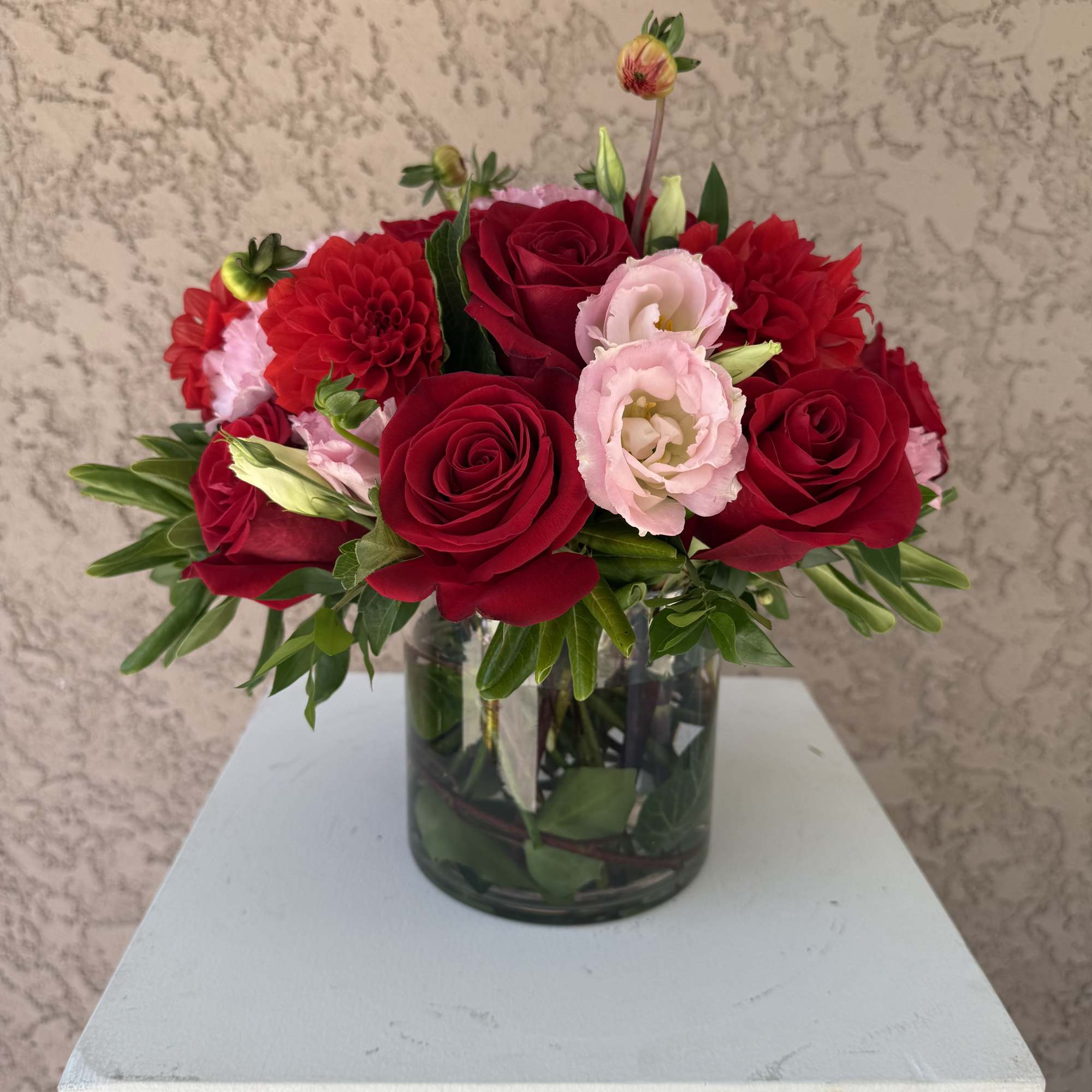 Lush, vibrant, and deeply romantic — Velvet Bloom features a bold mix Lush, vibrant, and deeply romantic — Velvet Bloom features a bold mix