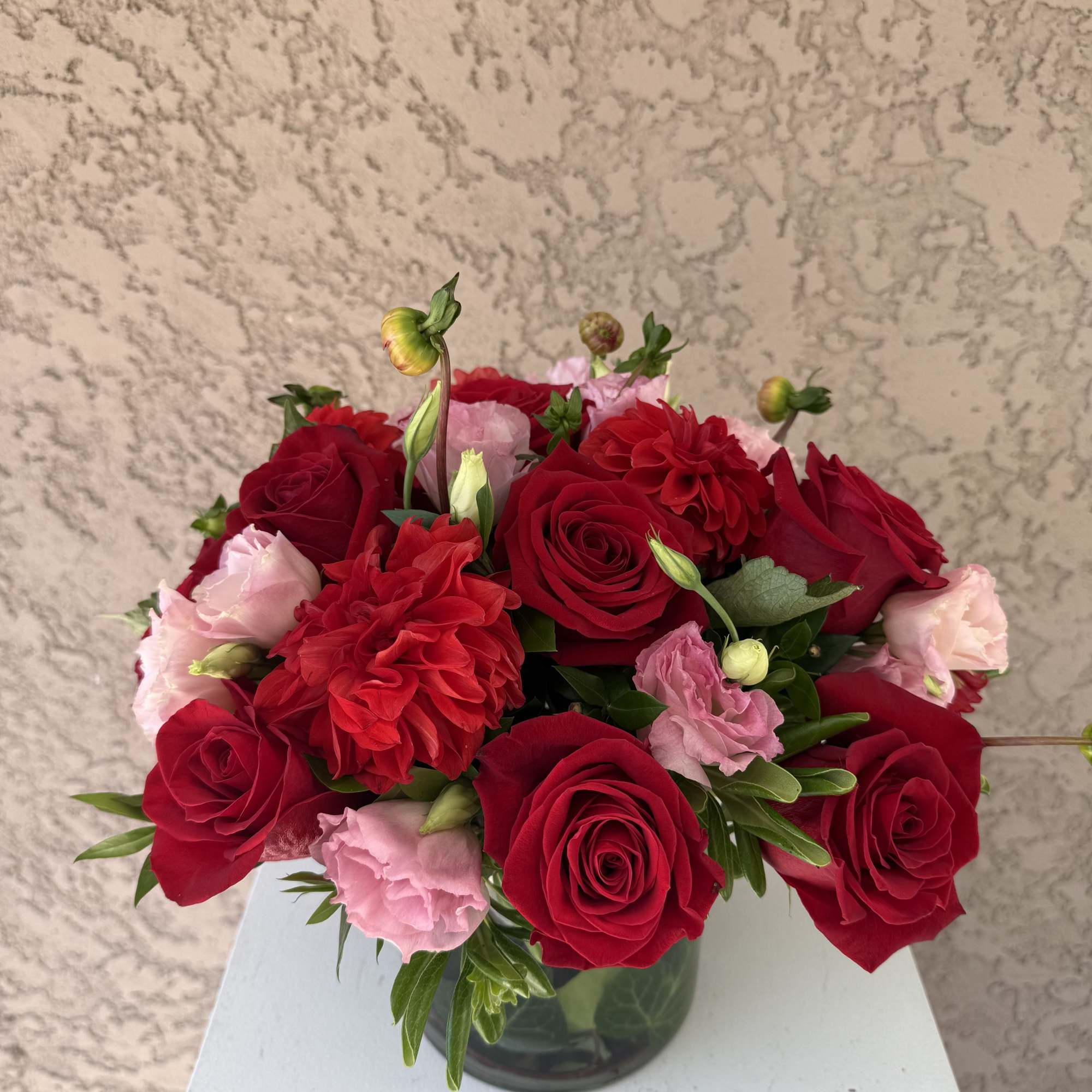 Lush, vibrant, and deeply romantic — Velvet Bloom features a bold mix Lush, vibrant, and deeply romantic — Velvet Bloom features a bold mix