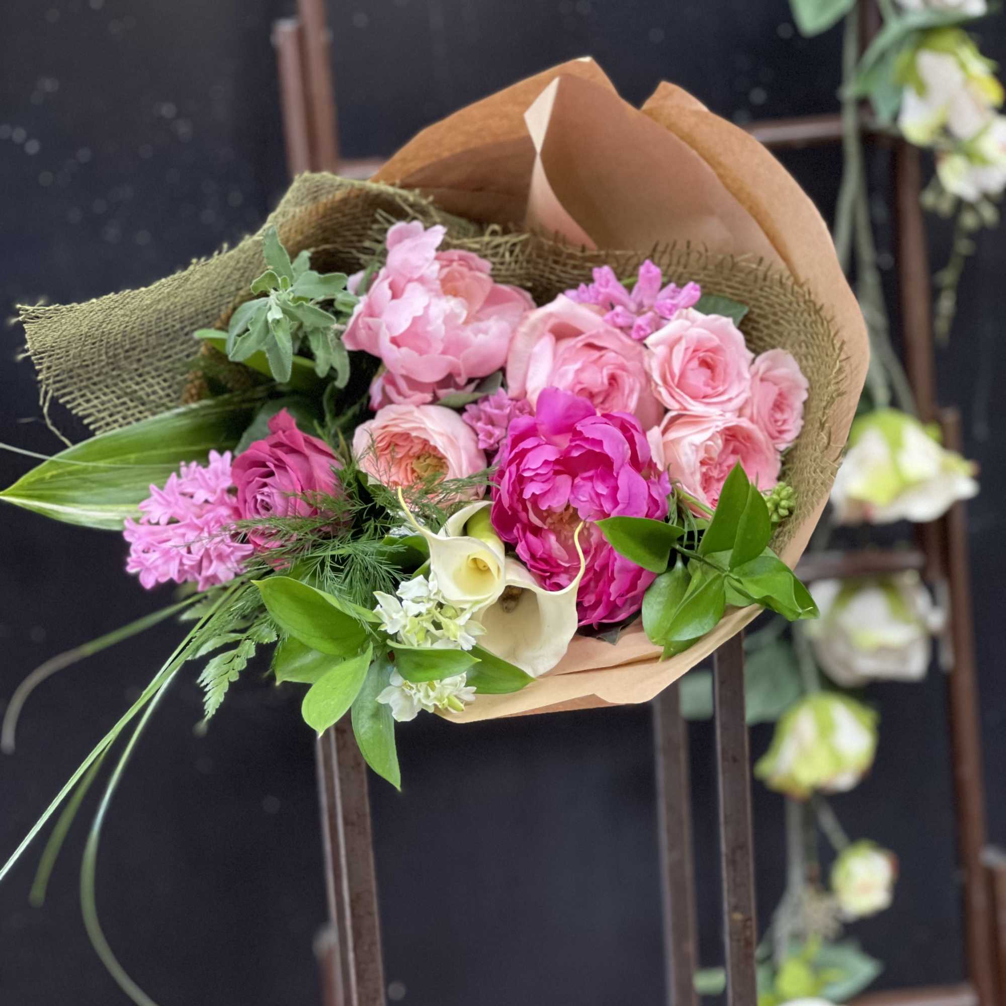 Peonies Bouquet wrapped in vintage style paper

Please pre-ordered 3- 5 days .(